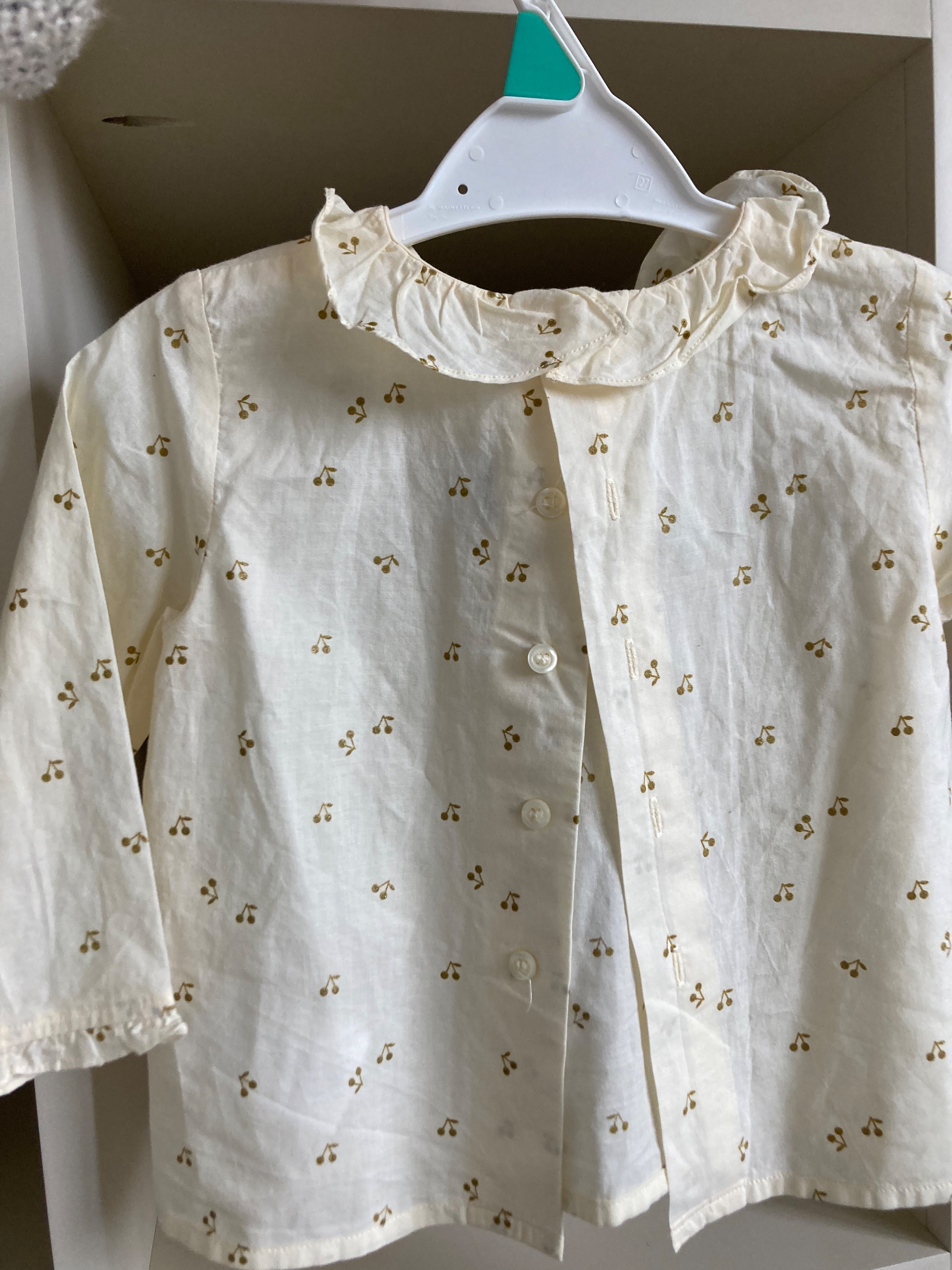 Boys Preowned Bonpoint Ivory and Gold Cherry Print Frill Blouse Size 12-18 Months Beige cotton