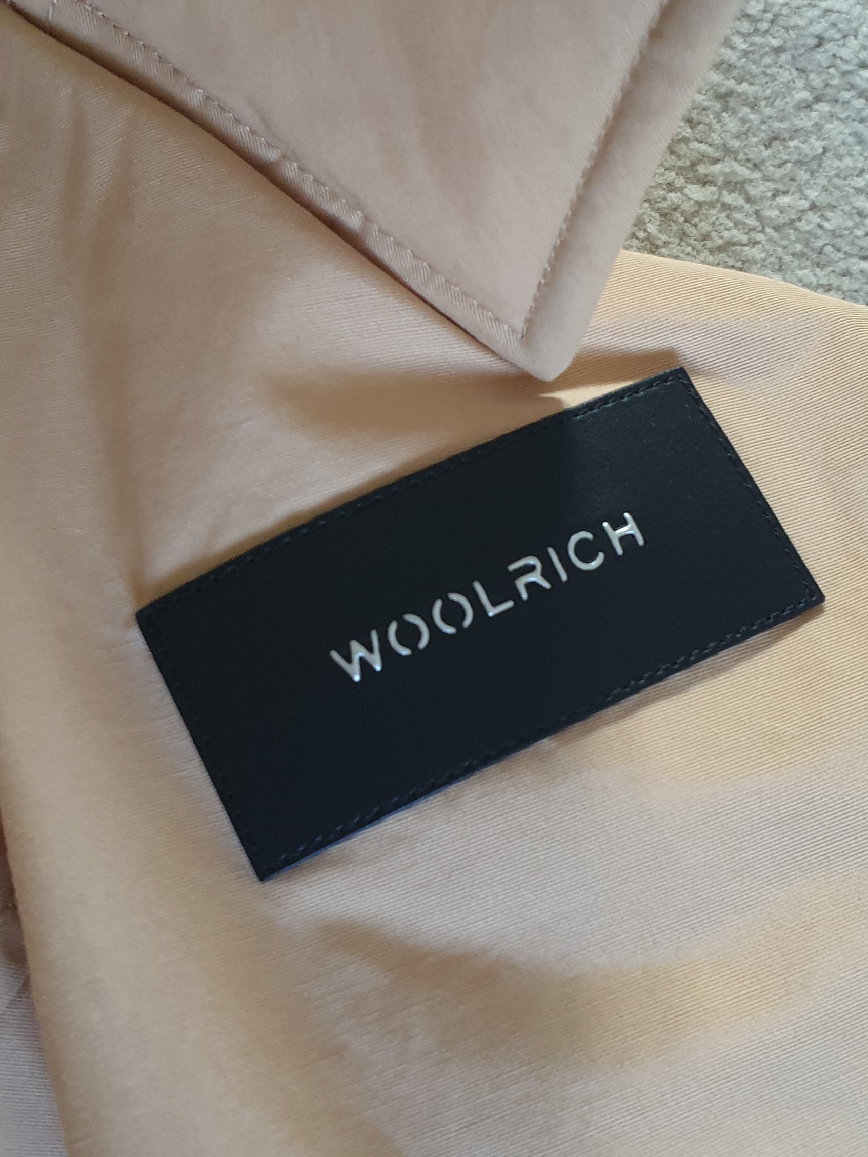 Woolrich Chena Lamb Parka in colour Oil Size M Beige/Nude cotton