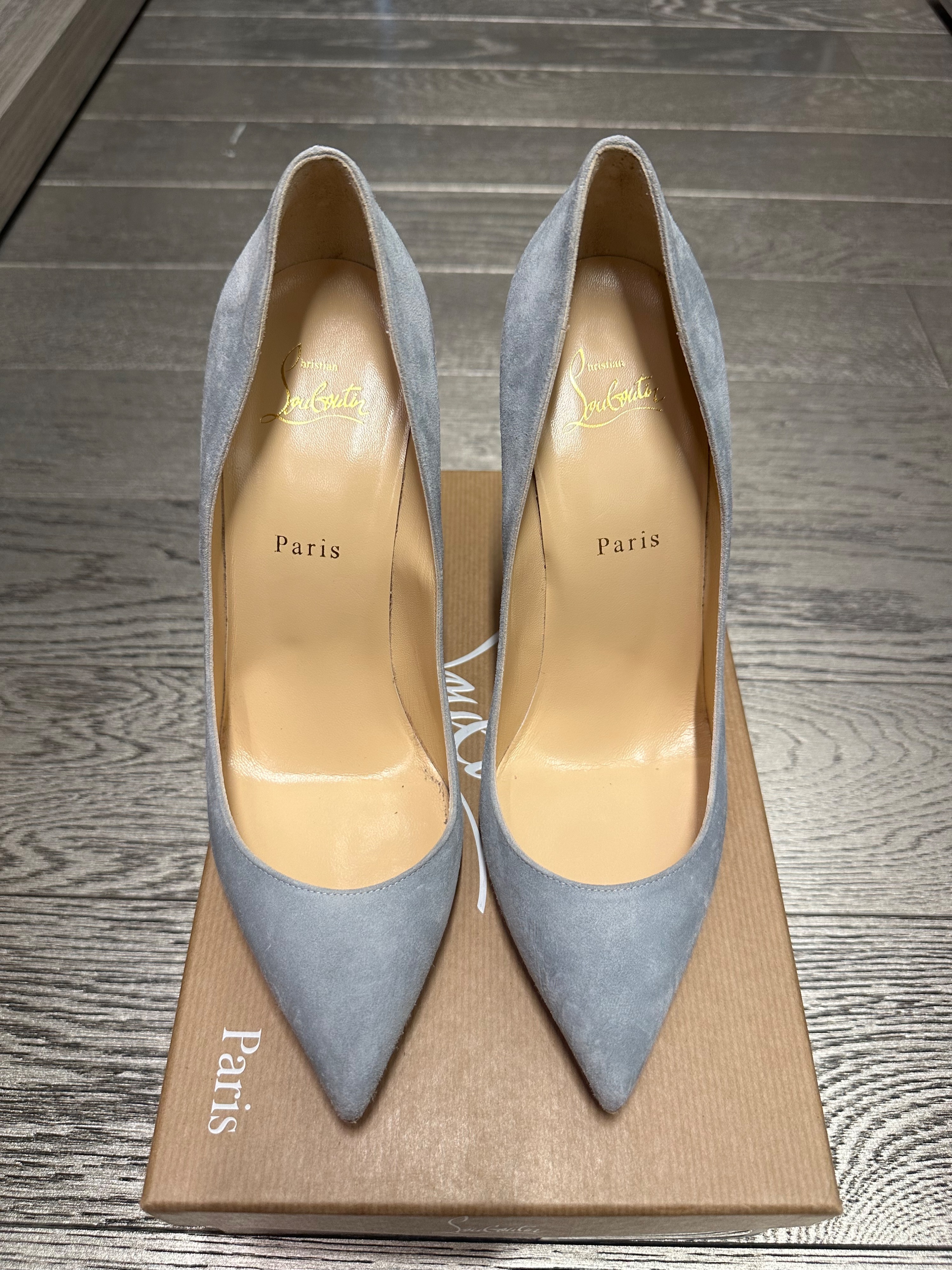 Preowned Christian Louboutin Suede So kate Pumps Size 40 Grey