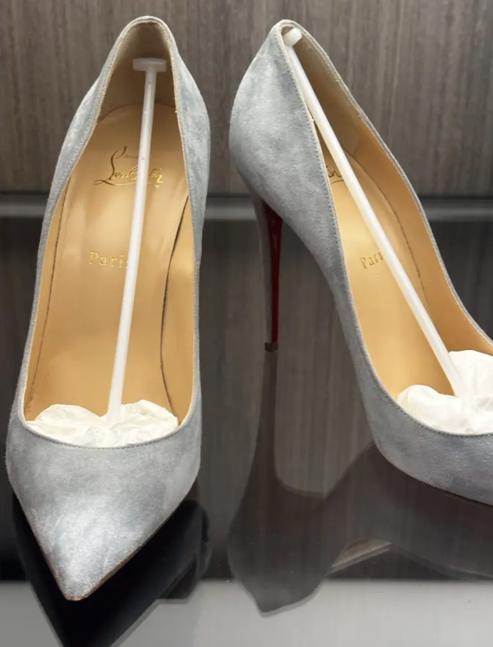 Preowned Christian Louboutin Suede So kate Pumps Size 40 Grey