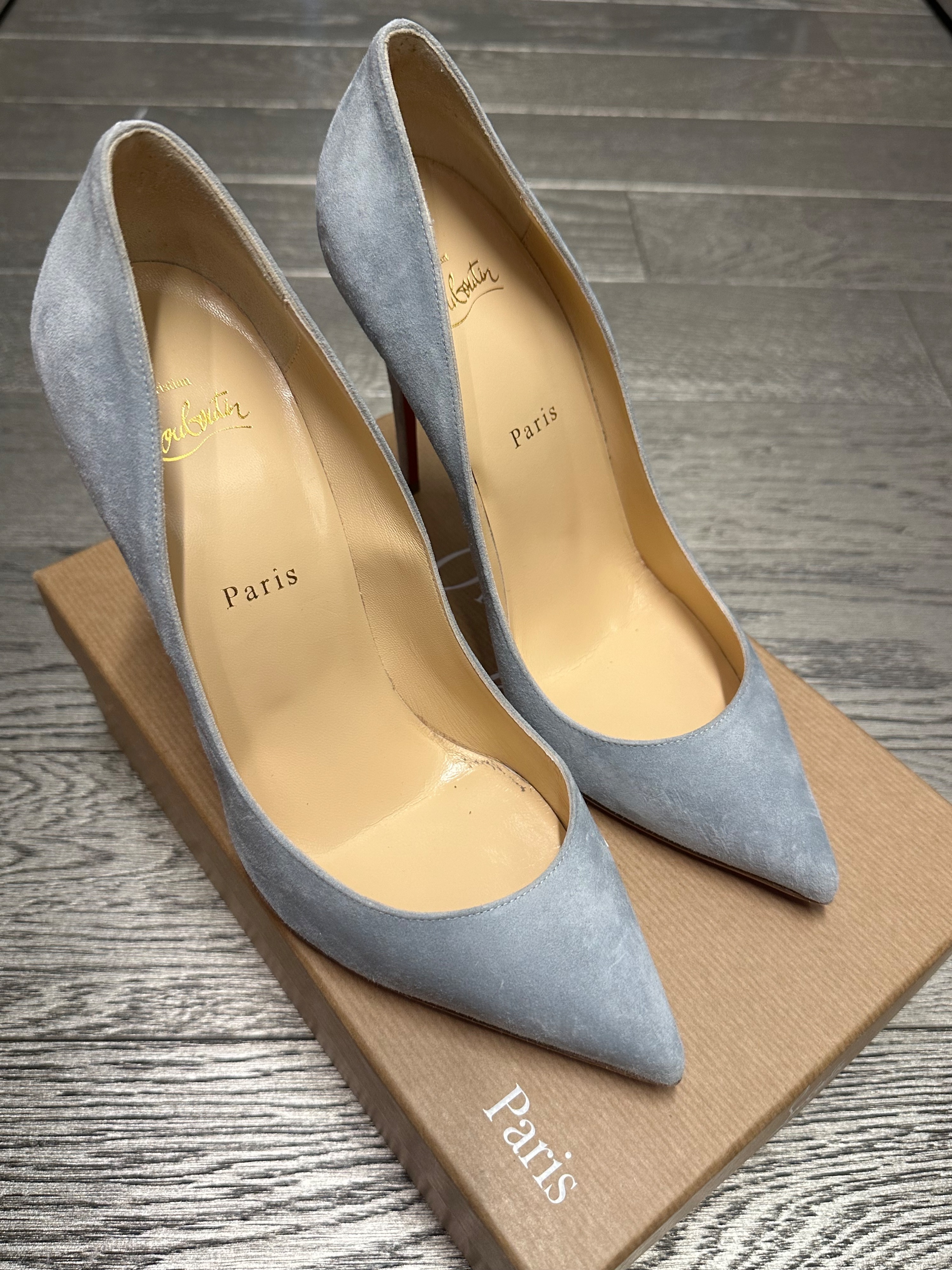 Preowned Christian Louboutin Suede So kate Pumps Size 40 Grey