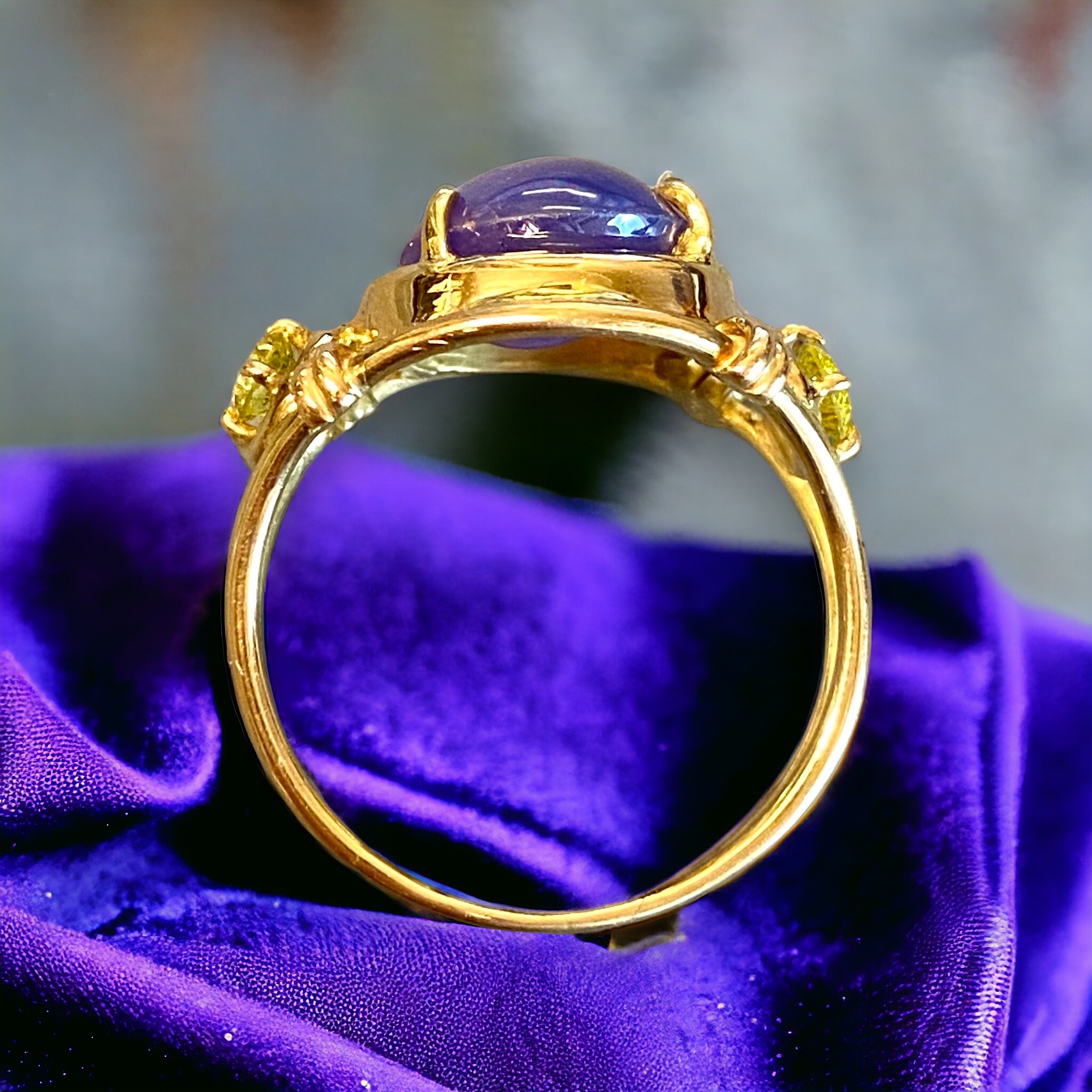 Preowned Bespoke 14ct Yellow Gold Star Sapphire and Yellow Diamond Ring ct gold