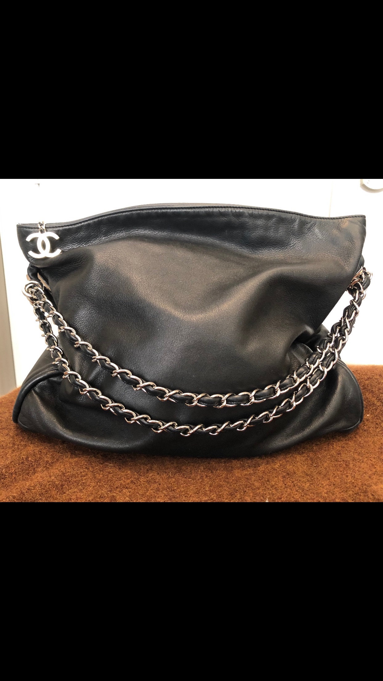 Preowned Chanel Lambskin Large Ultimate Soft Tote Black leather