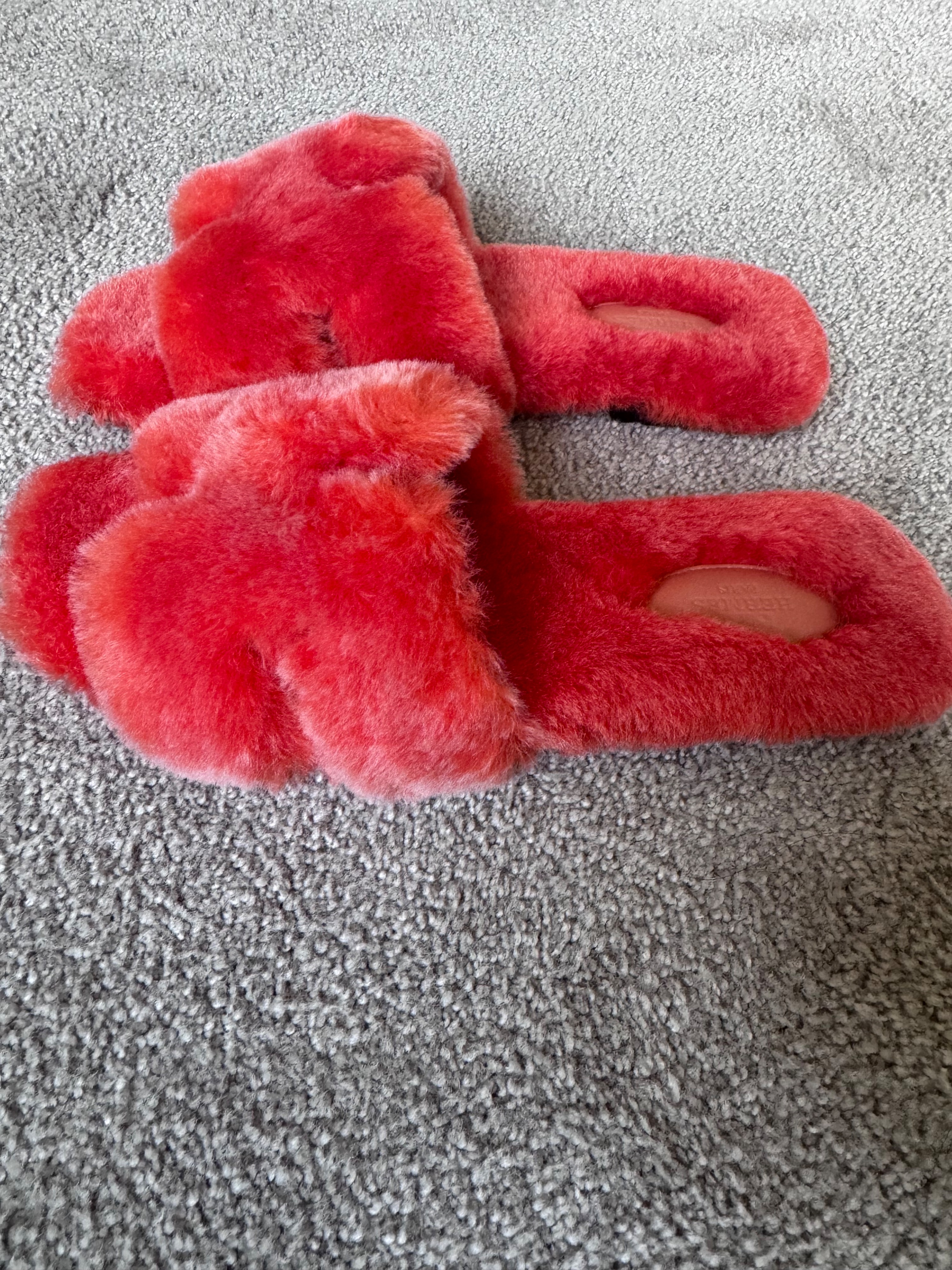 Hermes Pink Shearling Oran Sandals Size 39 Orange