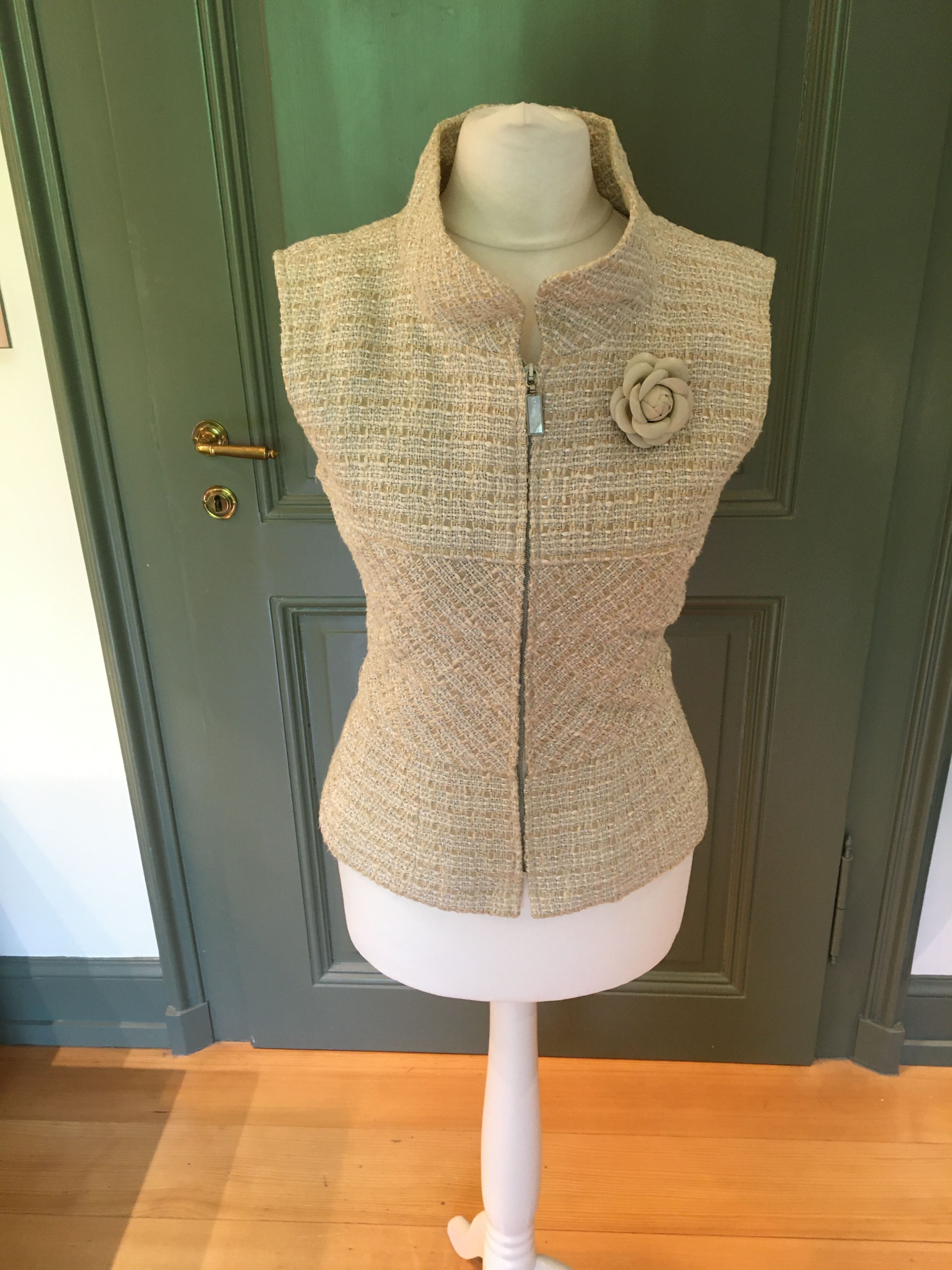 Preowned Chanel Tweed Sleeveless Jacket Size S white beige mixed