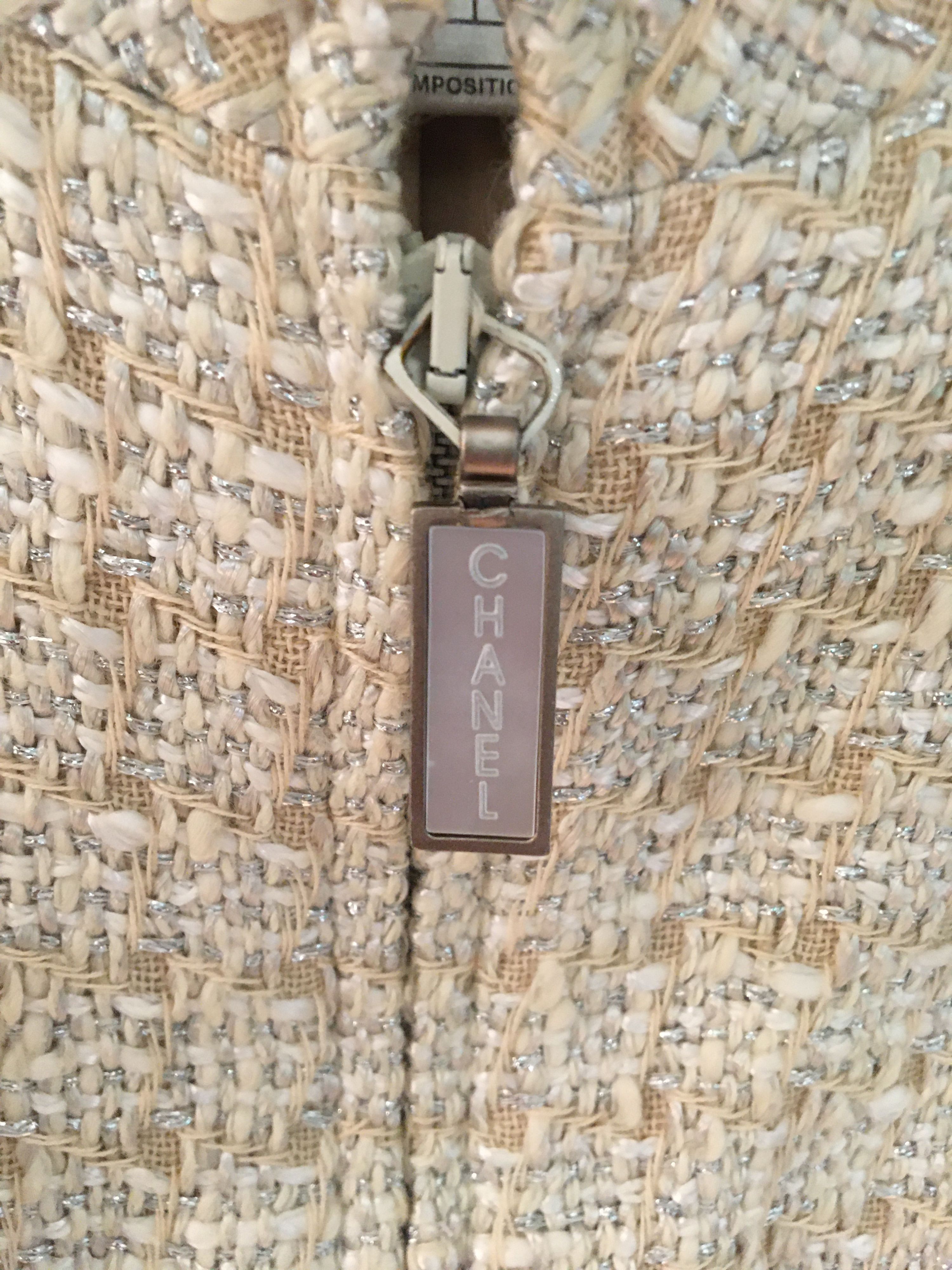 Preowned Chanel Tweed Sleeveless Jacket Size S white beige mixed