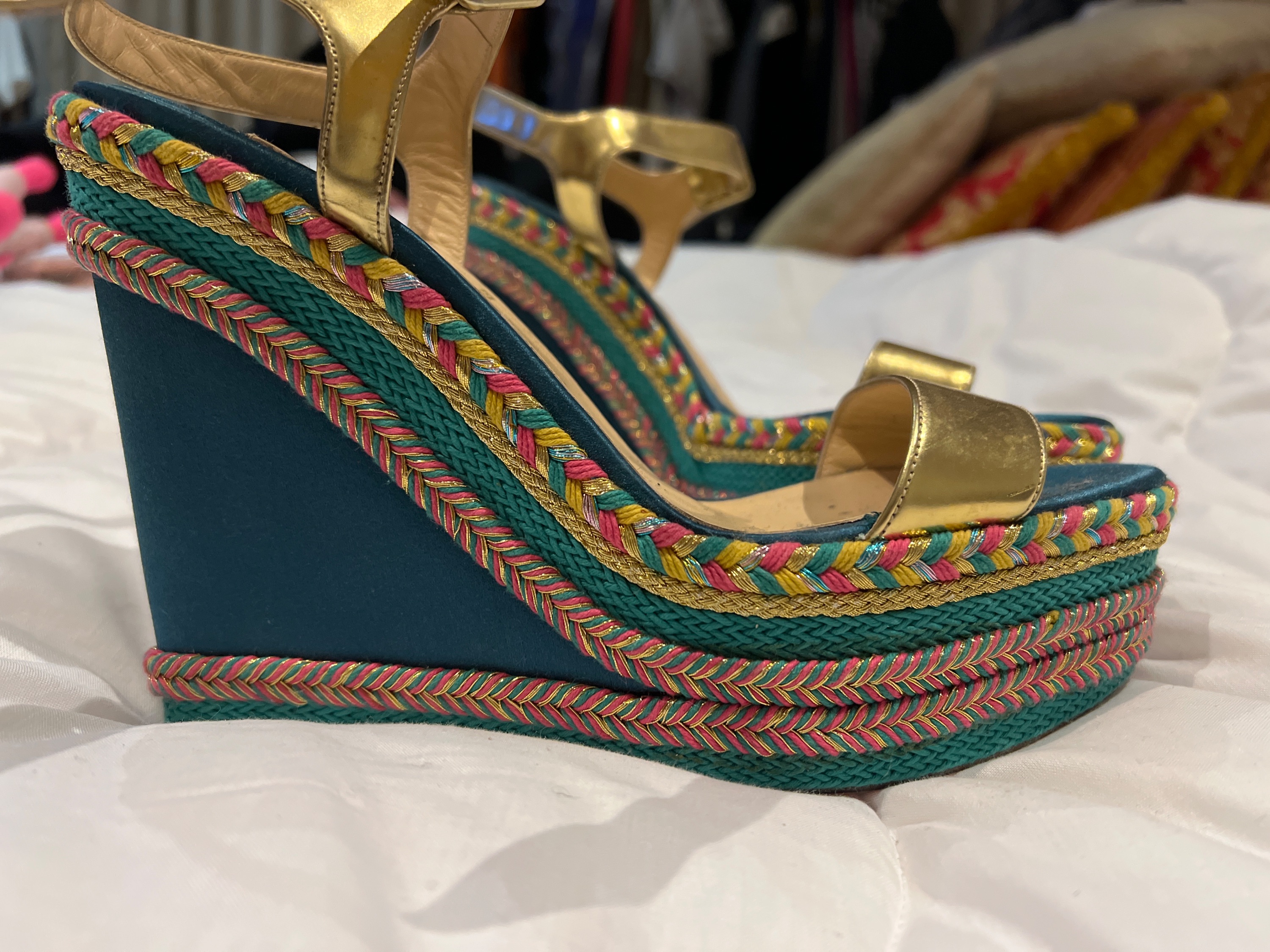 Preowned Christian Louboutin Multicolour Raffia Wedge Heeled Sandals Size 41 Gold blue and pink eel