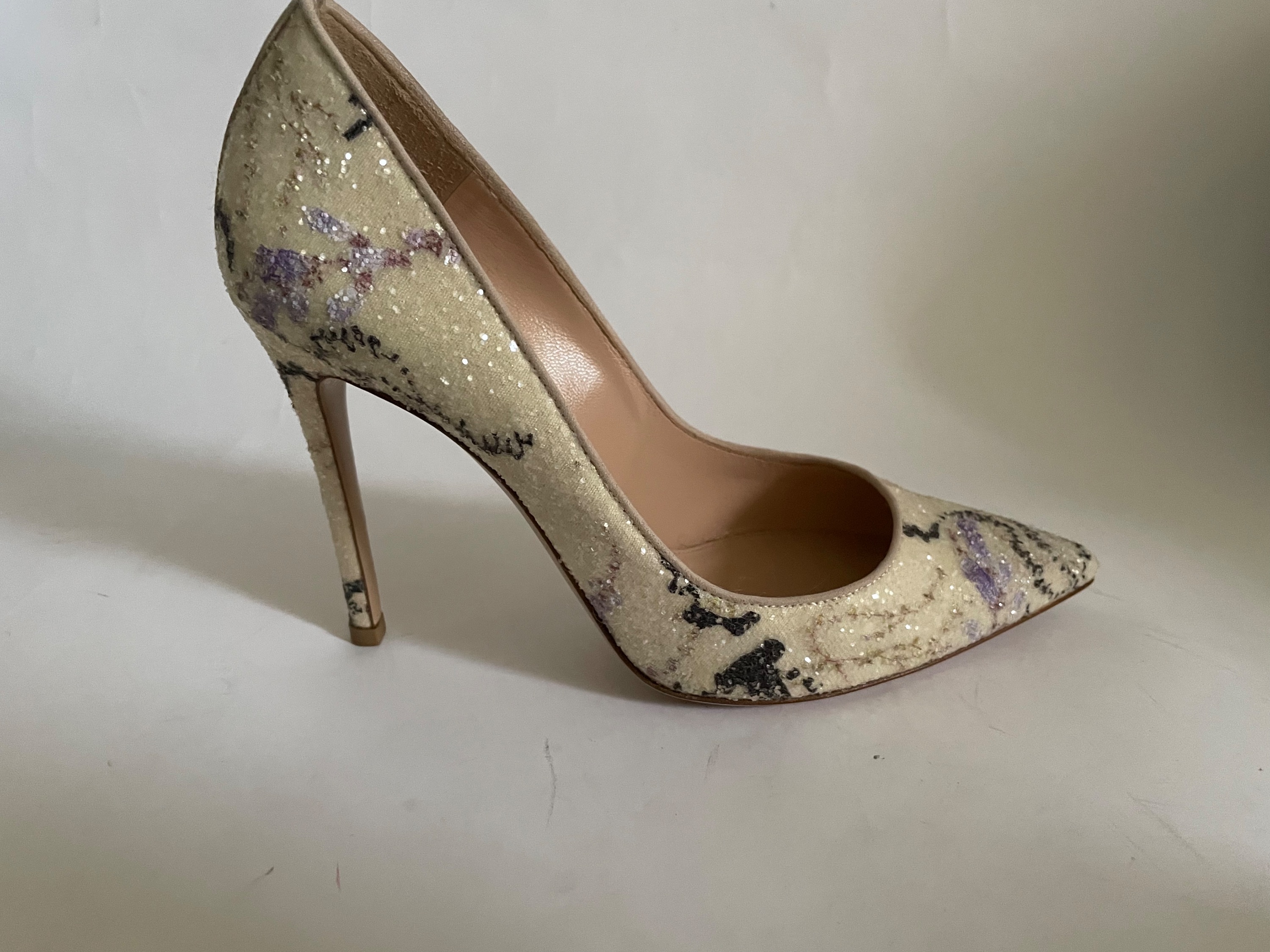 Preowned Gianvito Rossi for Mary Katrantzou Floral Pumps Size 375 Multicolour leather