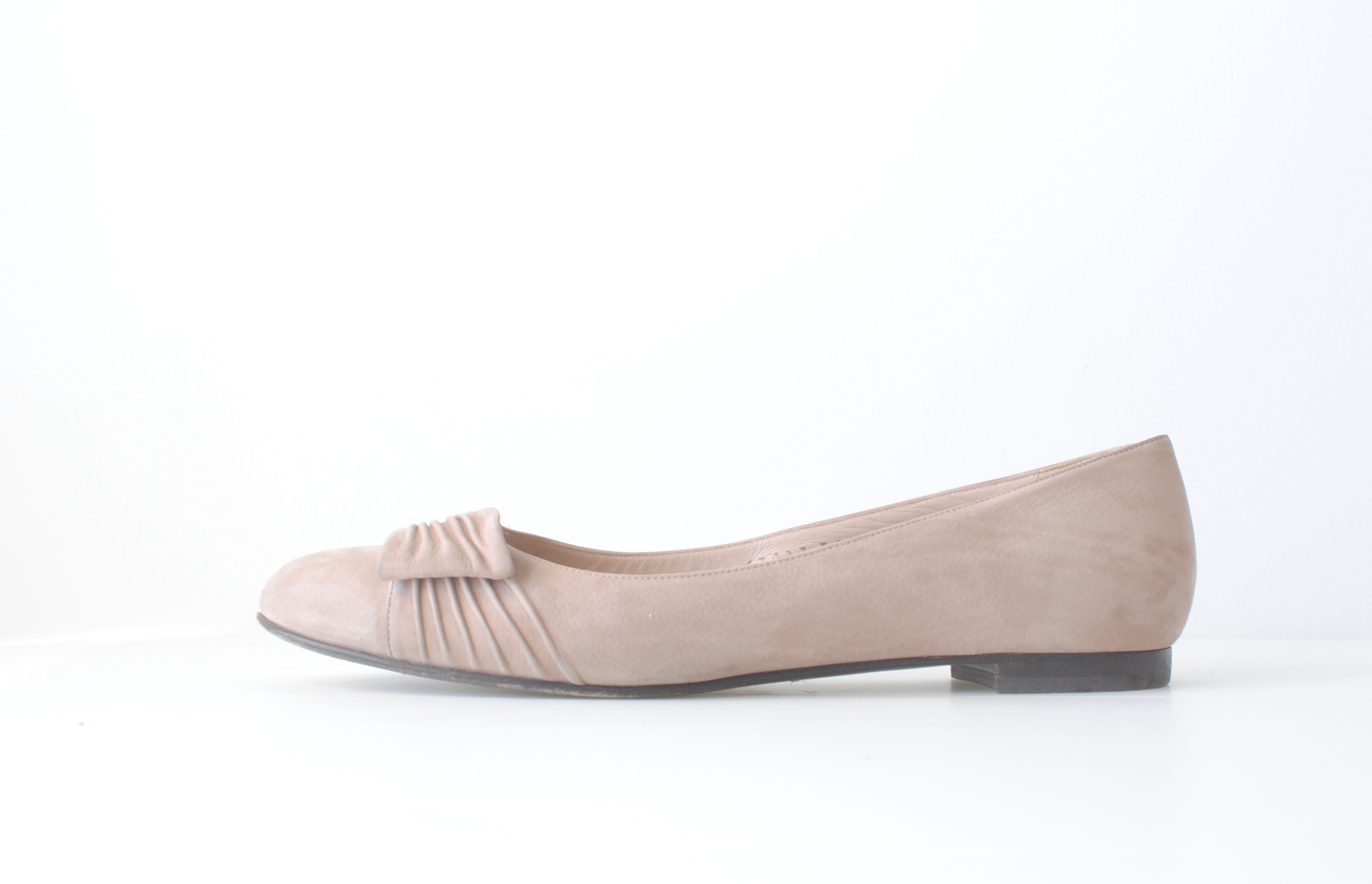 Preowned Salvatore Ferragamo Suede Ballerinas Size 39 nude leather