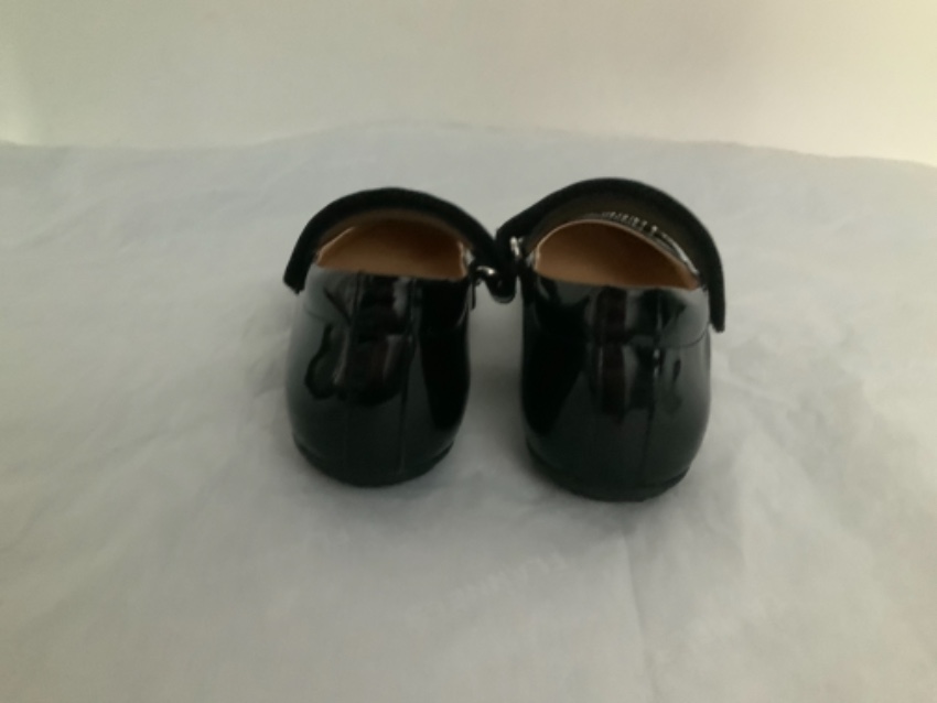 Boys Preowned Moschino Kids Size 28 Logo Mary-Janes Size 5 Years Black leather