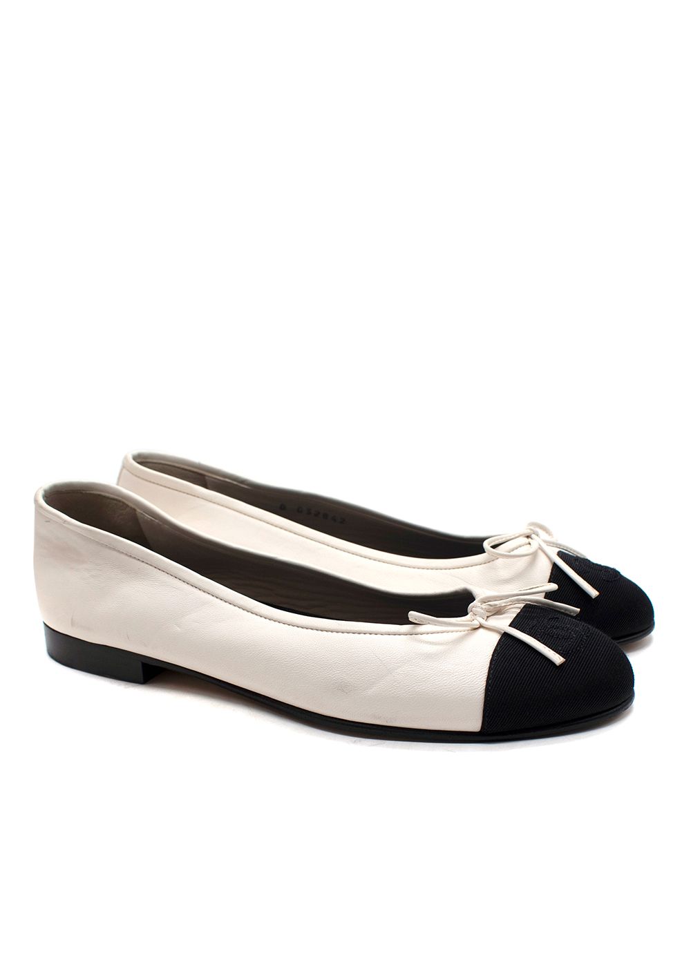 Preowned Chanel White and Black Leather Toe Cap Ballet Pumps Size 38