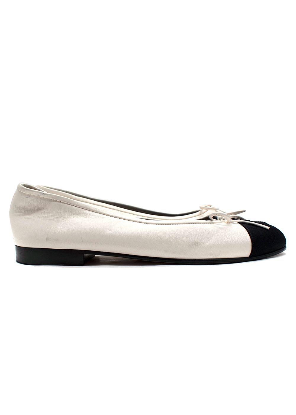 Preowned Chanel White and Black Leather Toe Cap Ballet Pumps Size 38