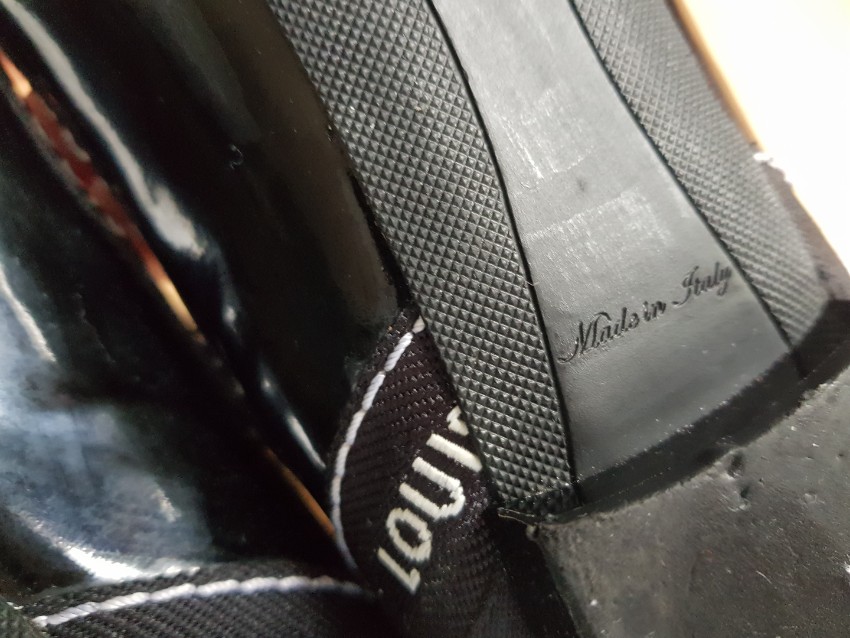 Preowned Louis Vuitton Black Logo Strip Pointed Toe Ballerinas Size 38 leather