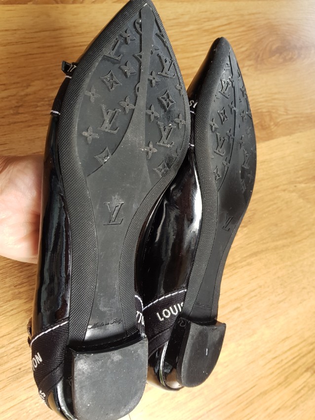 Preowned Louis Vuitton Black Logo Strip Pointed Toe Ballerinas Size 38 leather