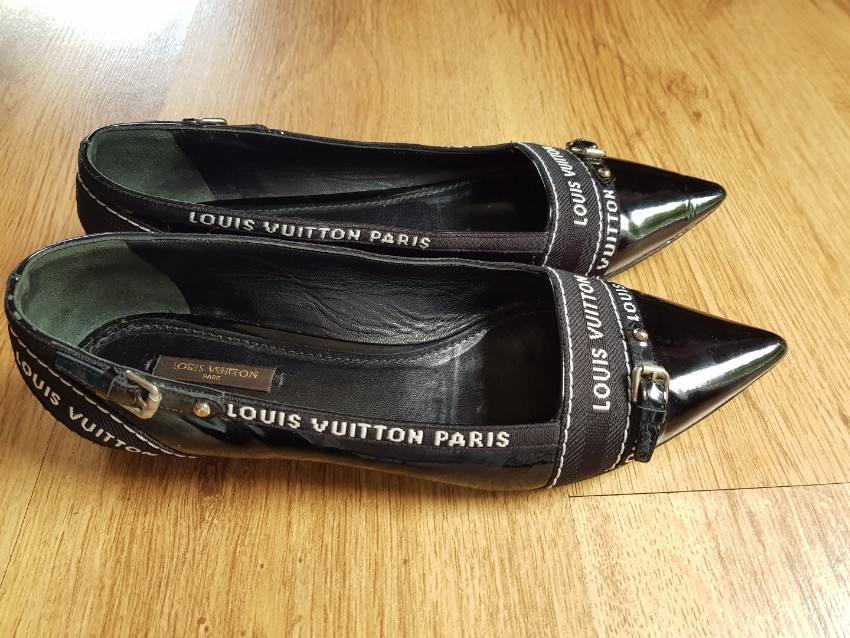 Preowned Louis Vuitton Black Logo Strip Pointed Toe Ballerinas Size 38 leather