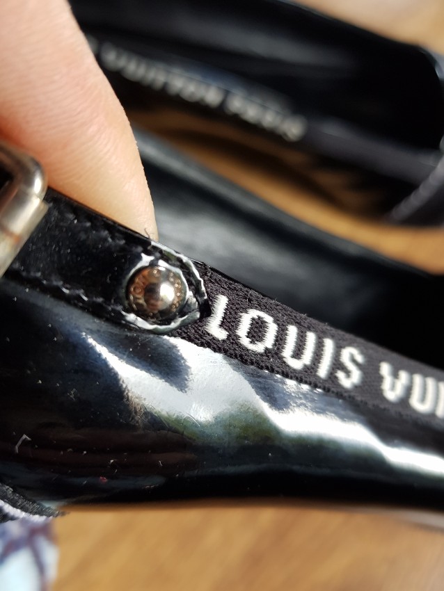 Preowned Louis Vuitton Black Logo Strip Pointed Toe Ballerinas Size 38 leather