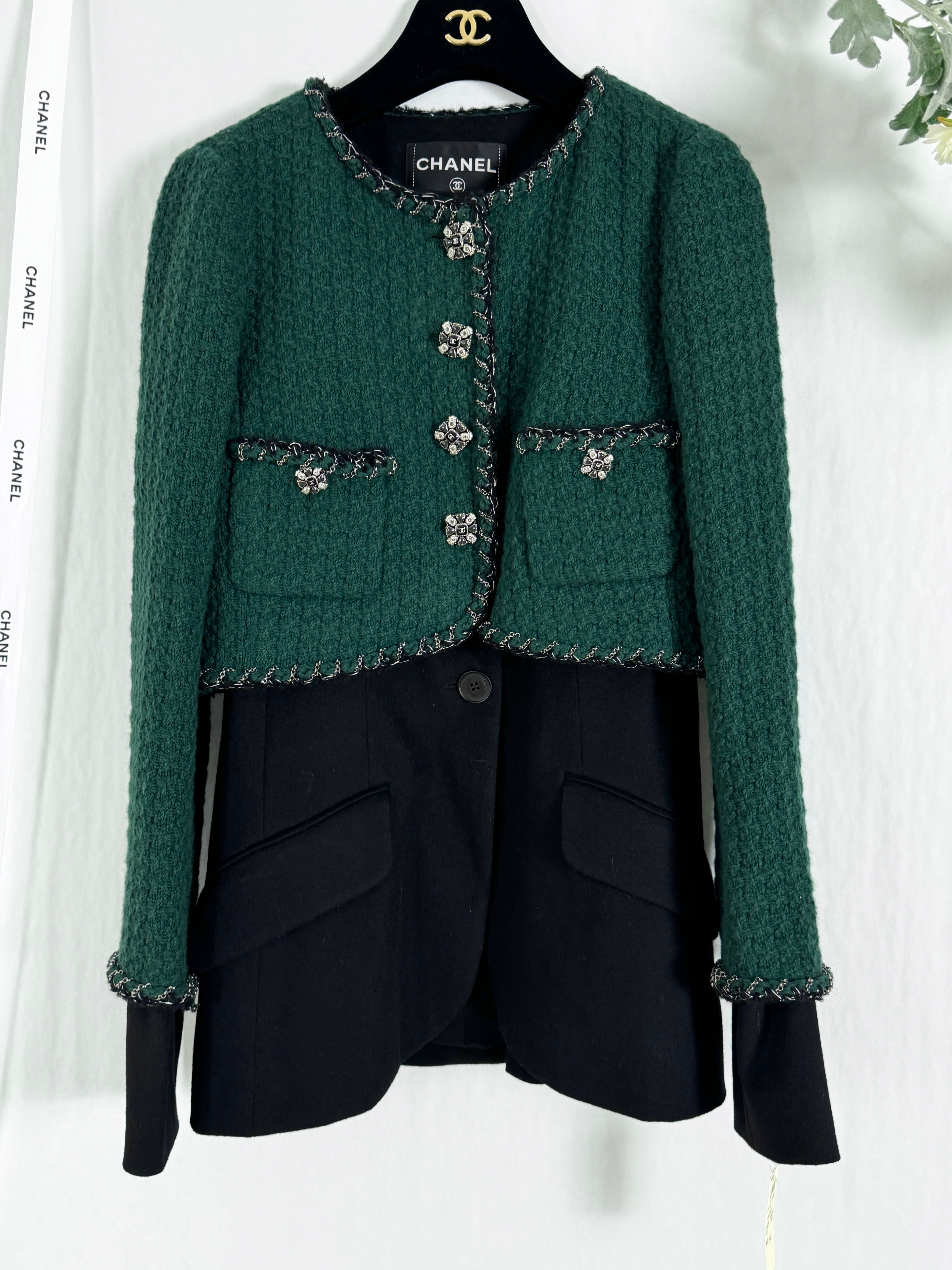 Chanel Emerald And Black Tweed Jacket with Gripoix Buttons Size XS green/black