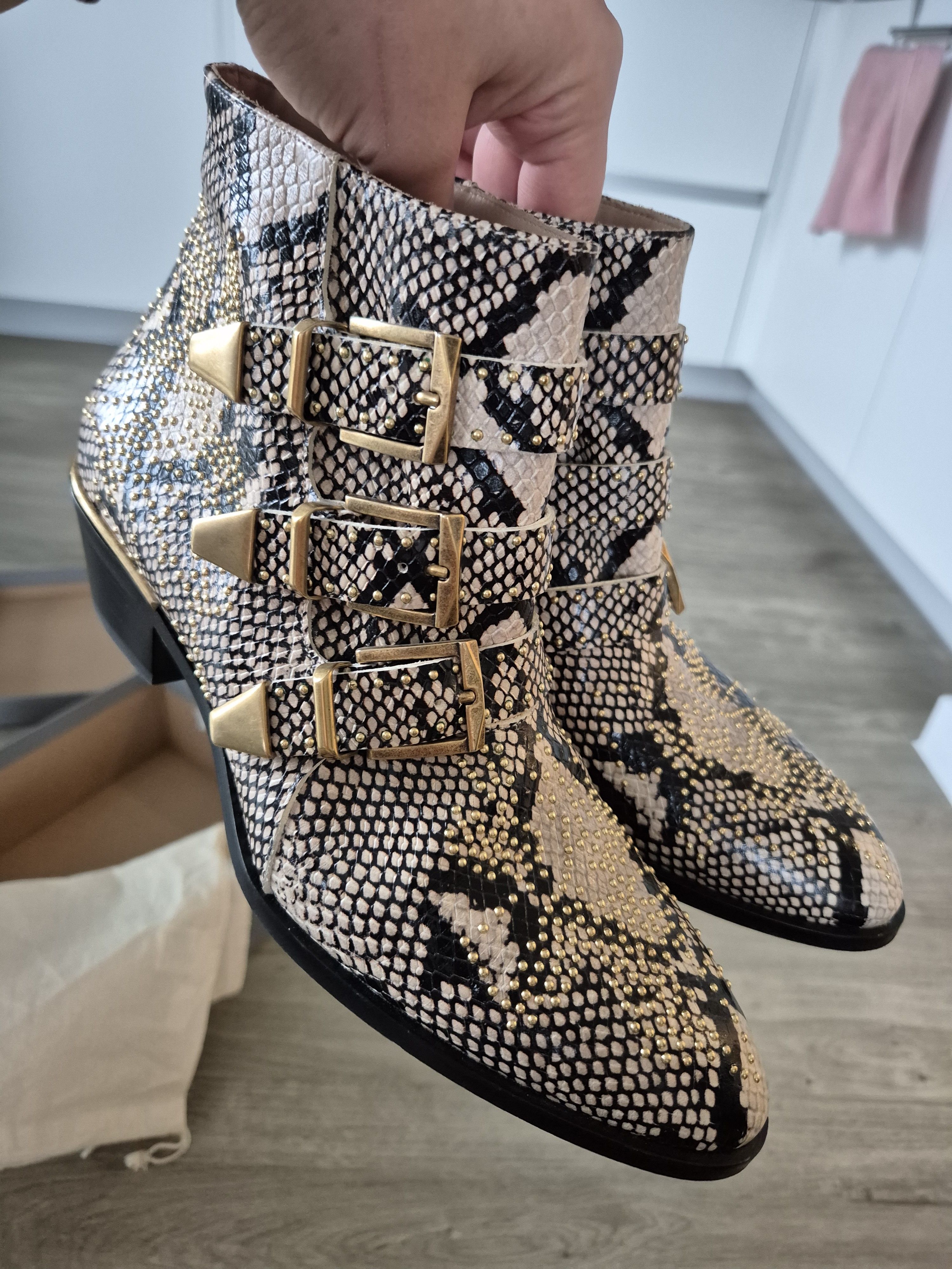 Preowned Chloe Snake Print Susanna Ankle Boots Size 39 Black, beige, gold genuine leather