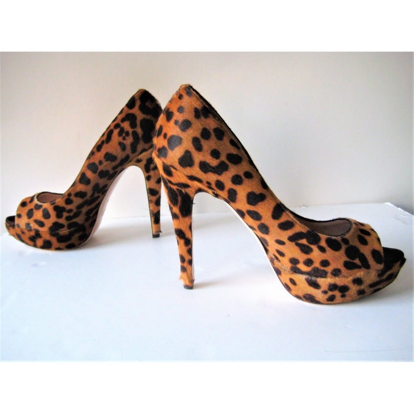 Preowned Miu Miu St Mini Leopard Peeptoe Pumps Size 375 Animal Print ponystyle calfskin