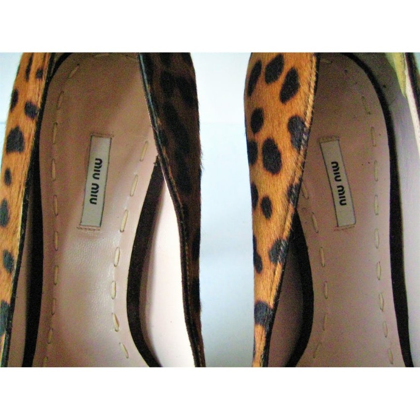 Preowned Miu Miu St Mini Leopard Peeptoe Pumps Size 375 Animal Print ponystyle calfskin