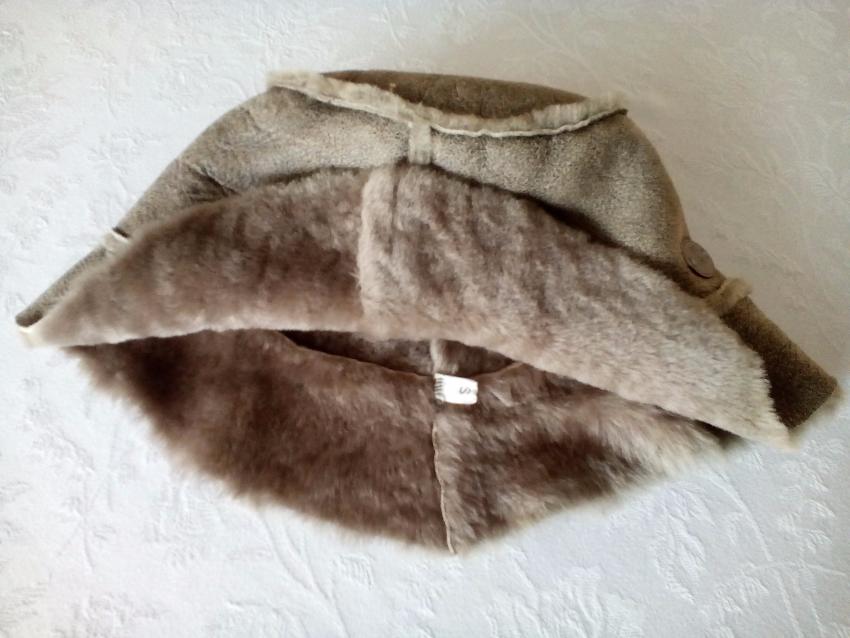 CELINE Shearling Hat Size S Grey