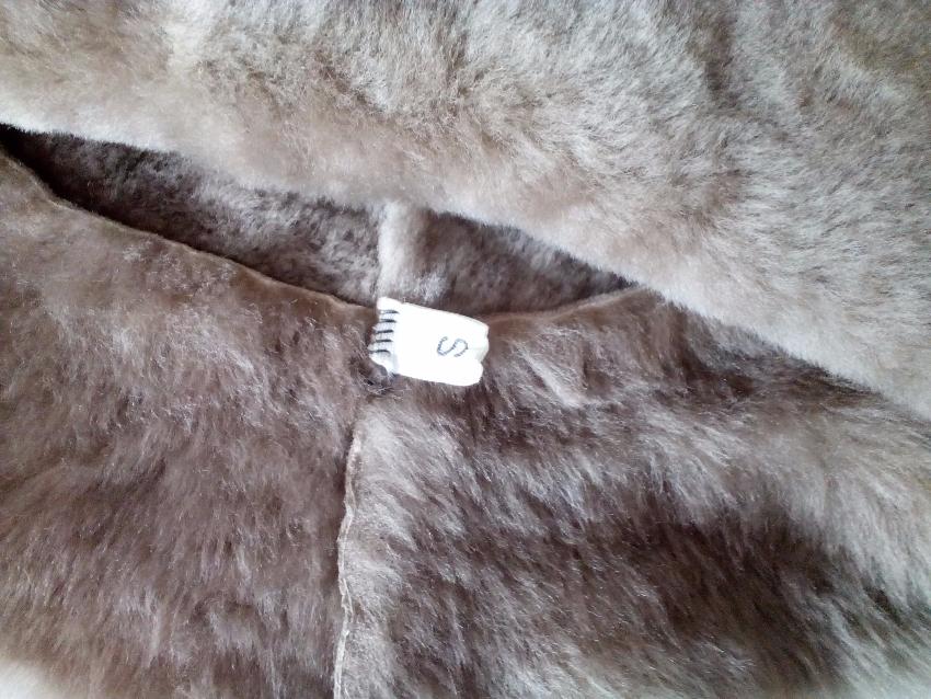 CELINE Shearling Hat Size S Grey