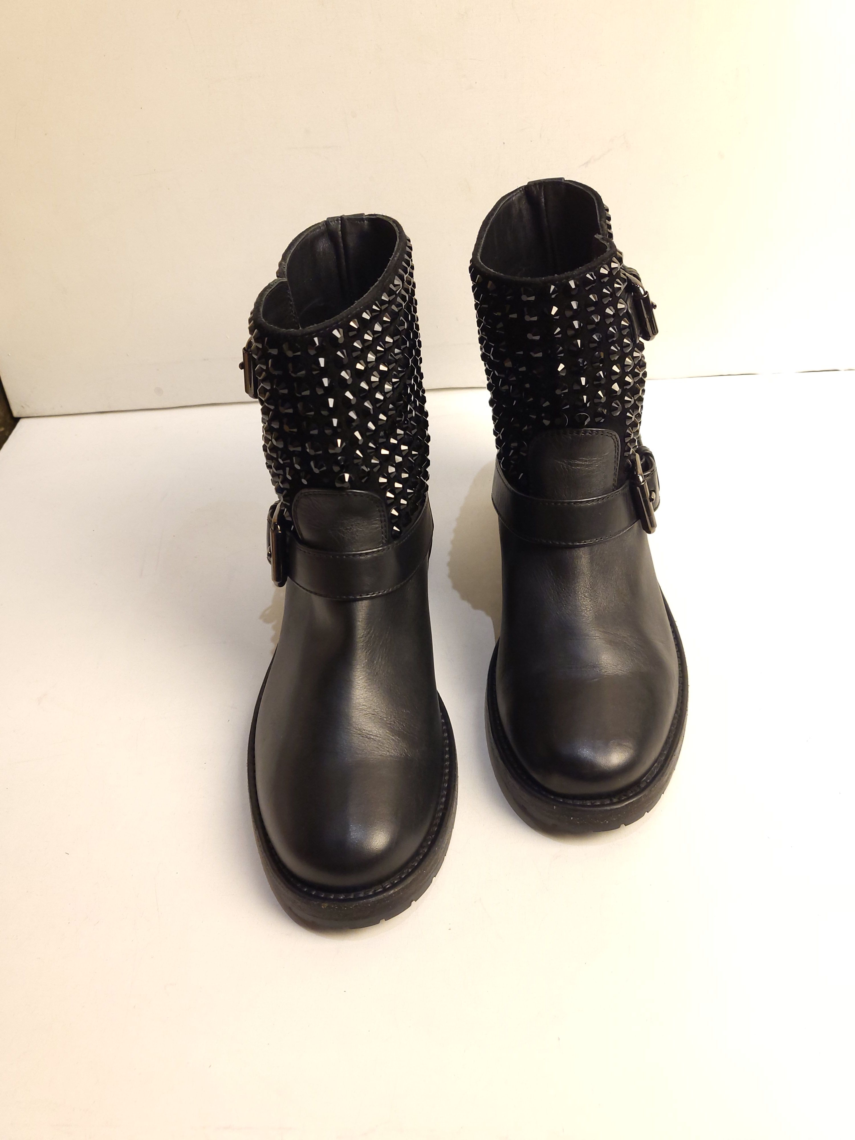 Preowned black leather studded biker boots Size 36