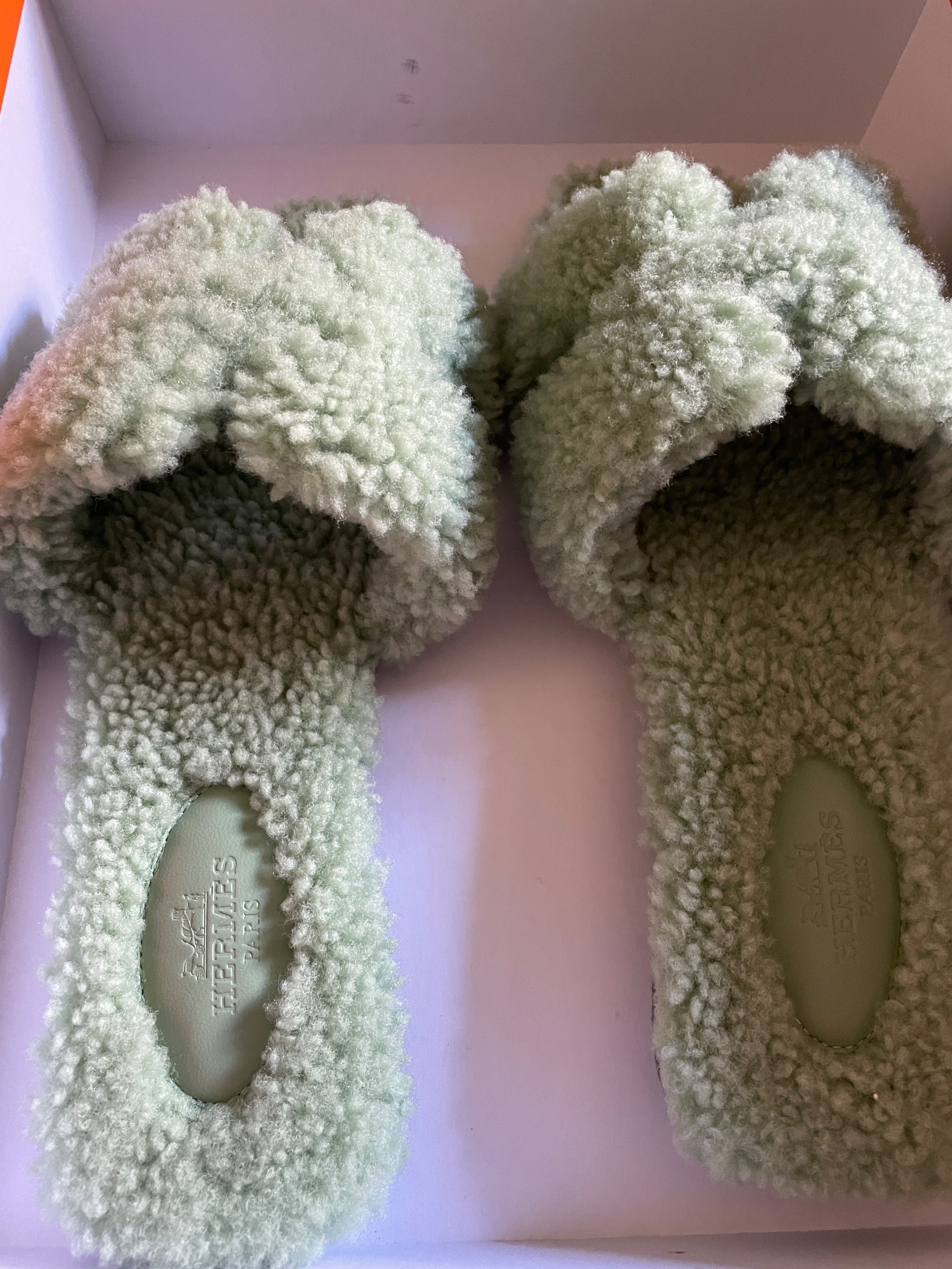 Hermes Vert D'eau Shearling Oran Sandals Size 38 VERT DE EU fur