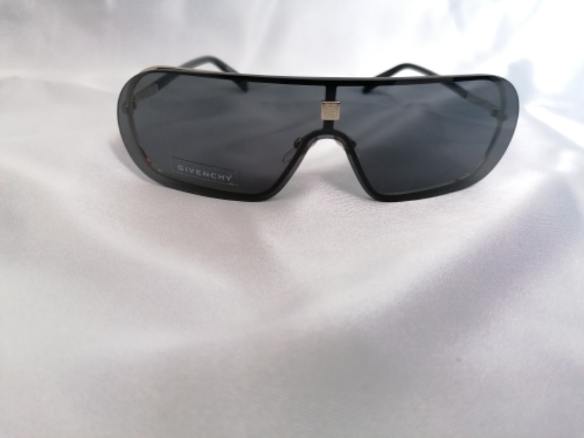 Givenchy GV 7168/S Black Sunglasses Size M metal