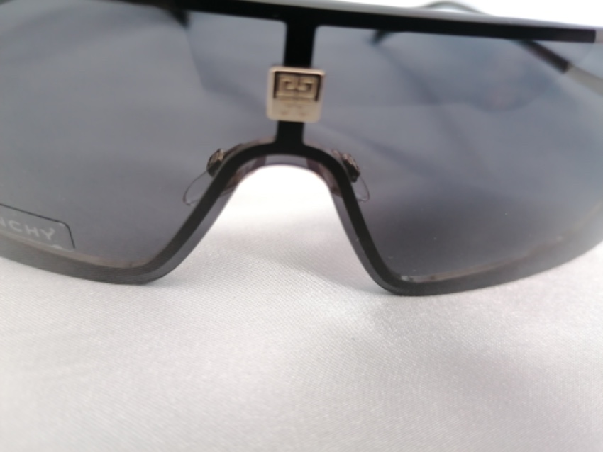 Givenchy GV 7168/S Black Sunglasses Size M metal