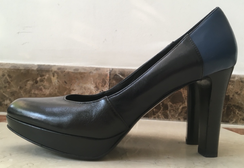 Preowned Fendi Bi-Colour Leather Pumps Size 39 Black