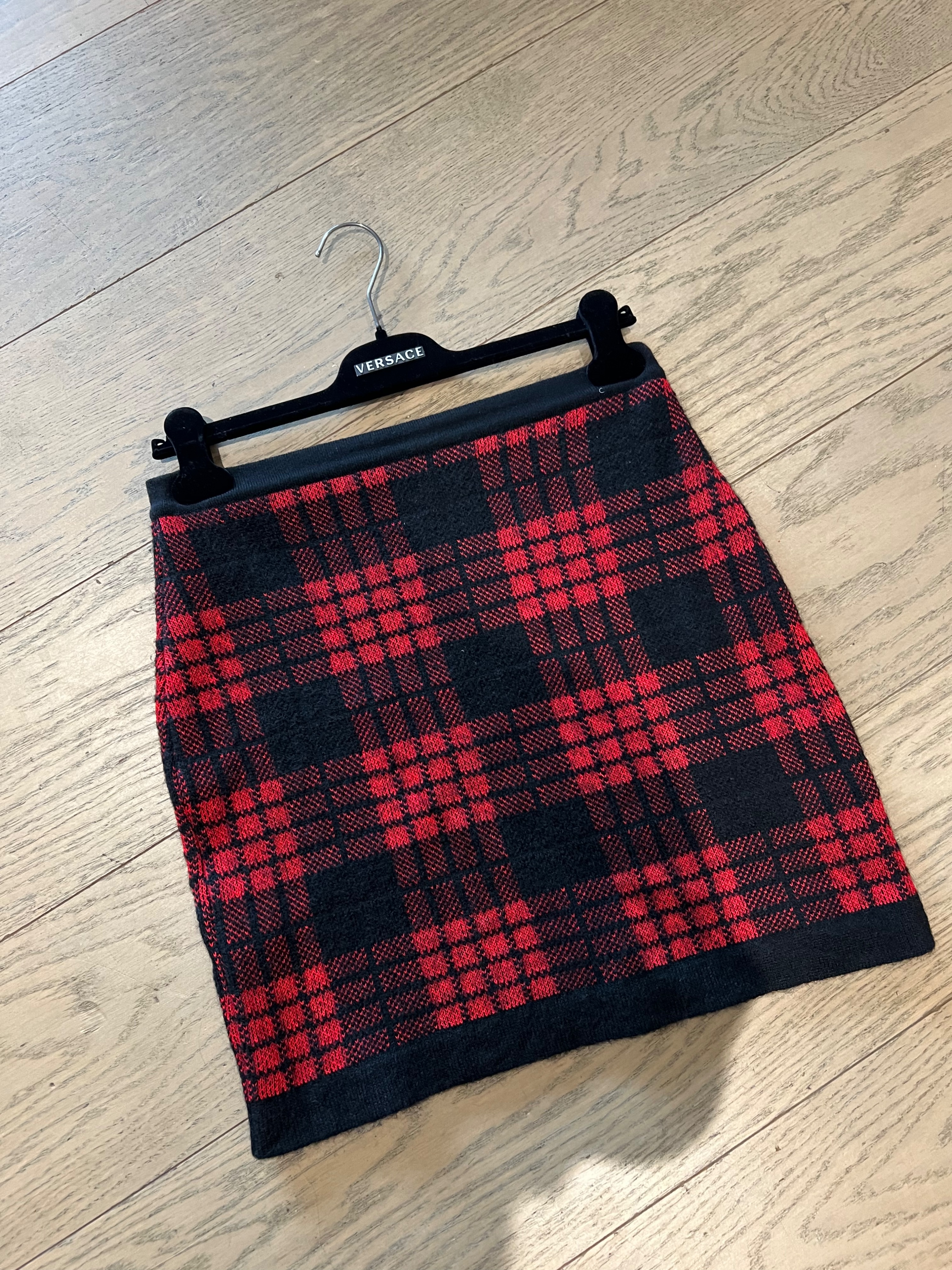 Preowned Balmain Red  Black Plaid Skirt  Jacket Size M Tartan black and red wool