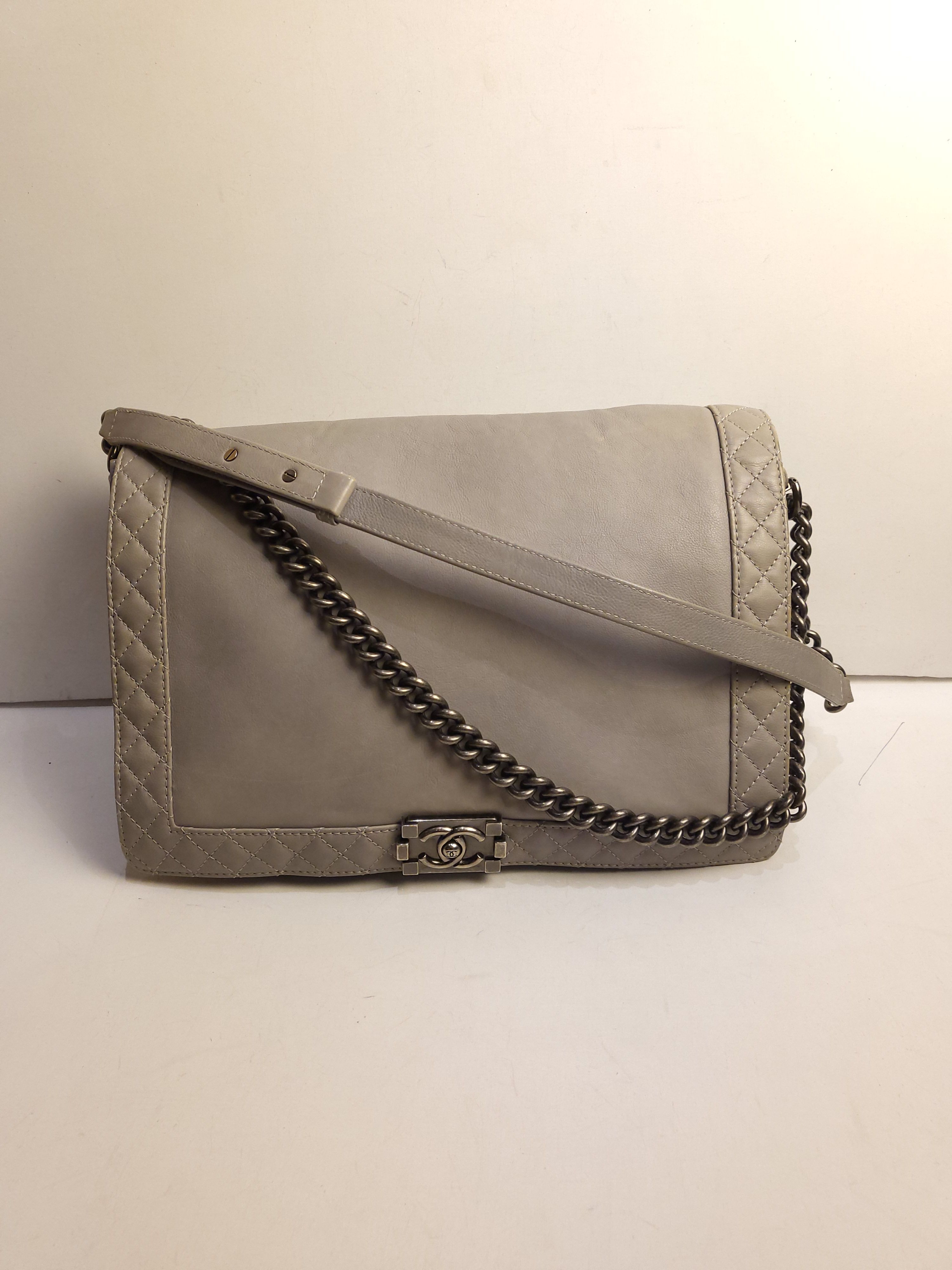 Preowned Chanel Grey Smooth  Quilted Leather Maxi Boy Flap Gray