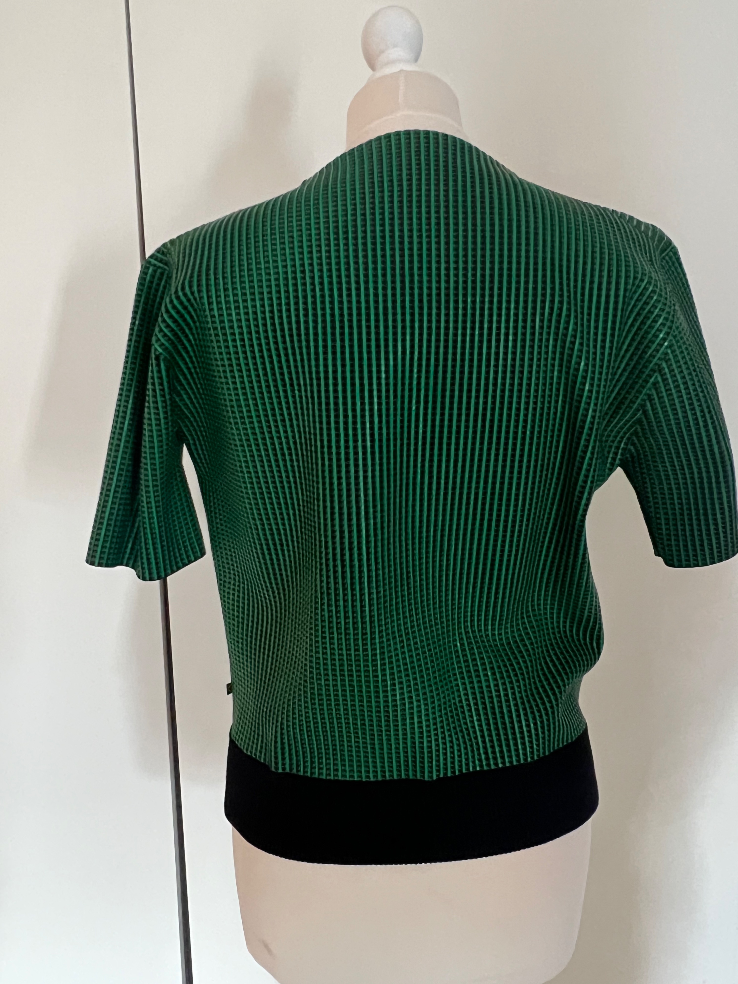 Preowned Louis Vuitton Green V-Neck Top Size M Emerald wool