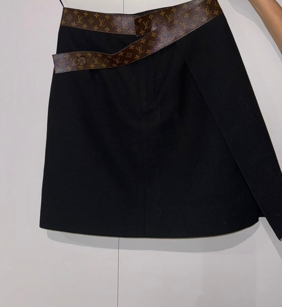 Preowned Louis Vuitton Black Monogram Mini Skirt Size S linen/wool/mohair