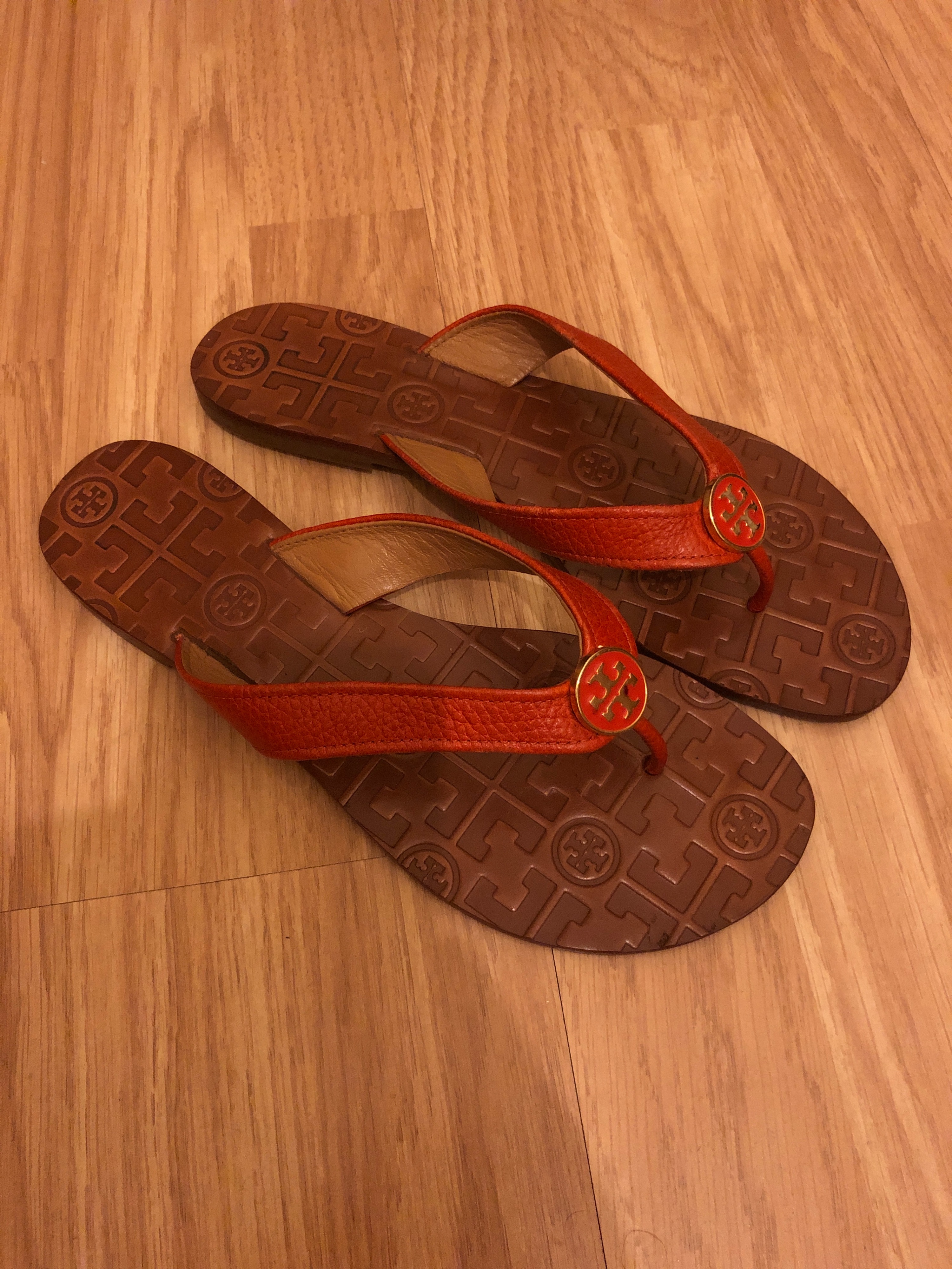 Preowned Tory Burch Orange leather thong sandals Size 375