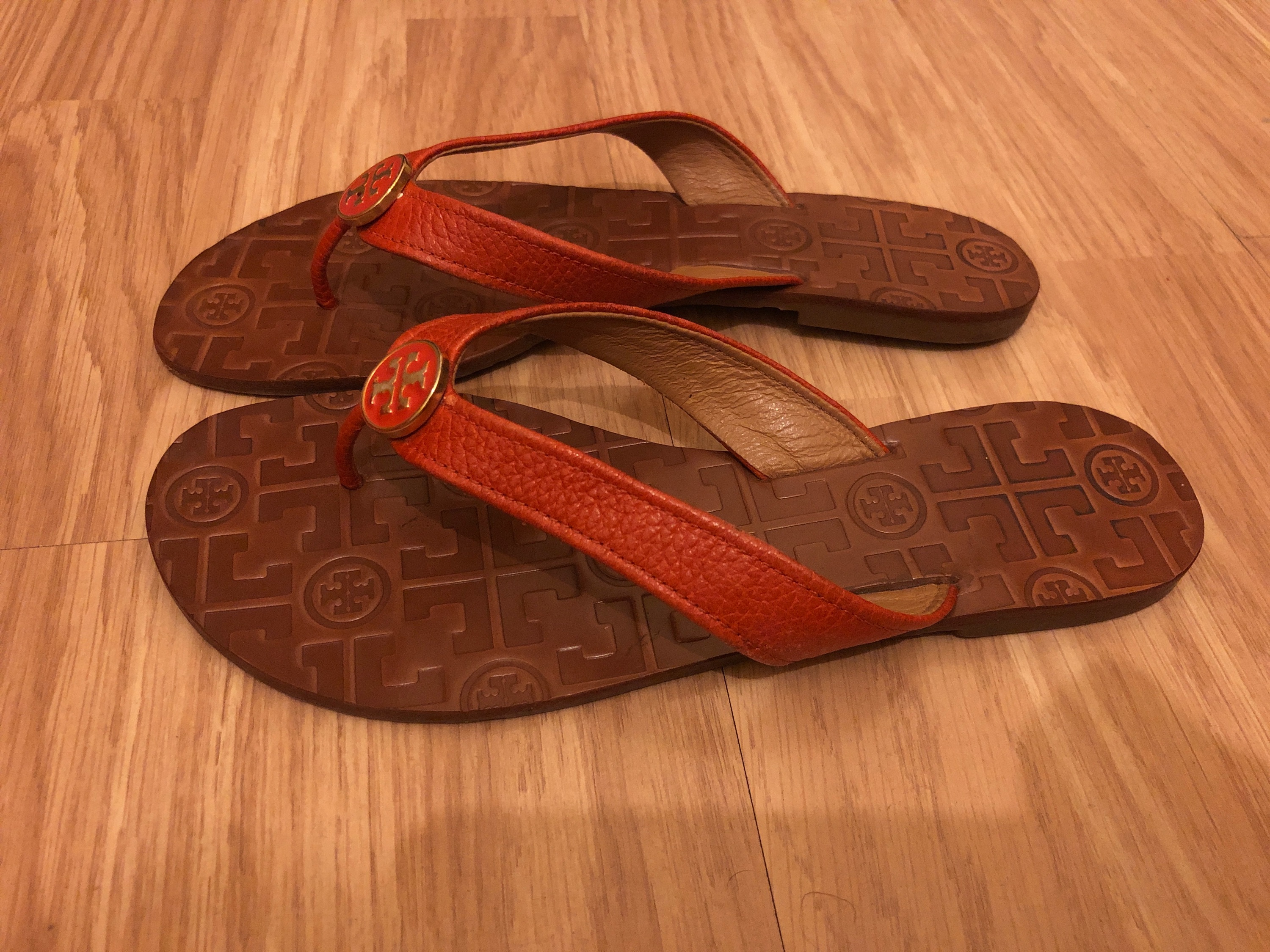 Preowned Tory Burch Orange leather thong sandals Size 375