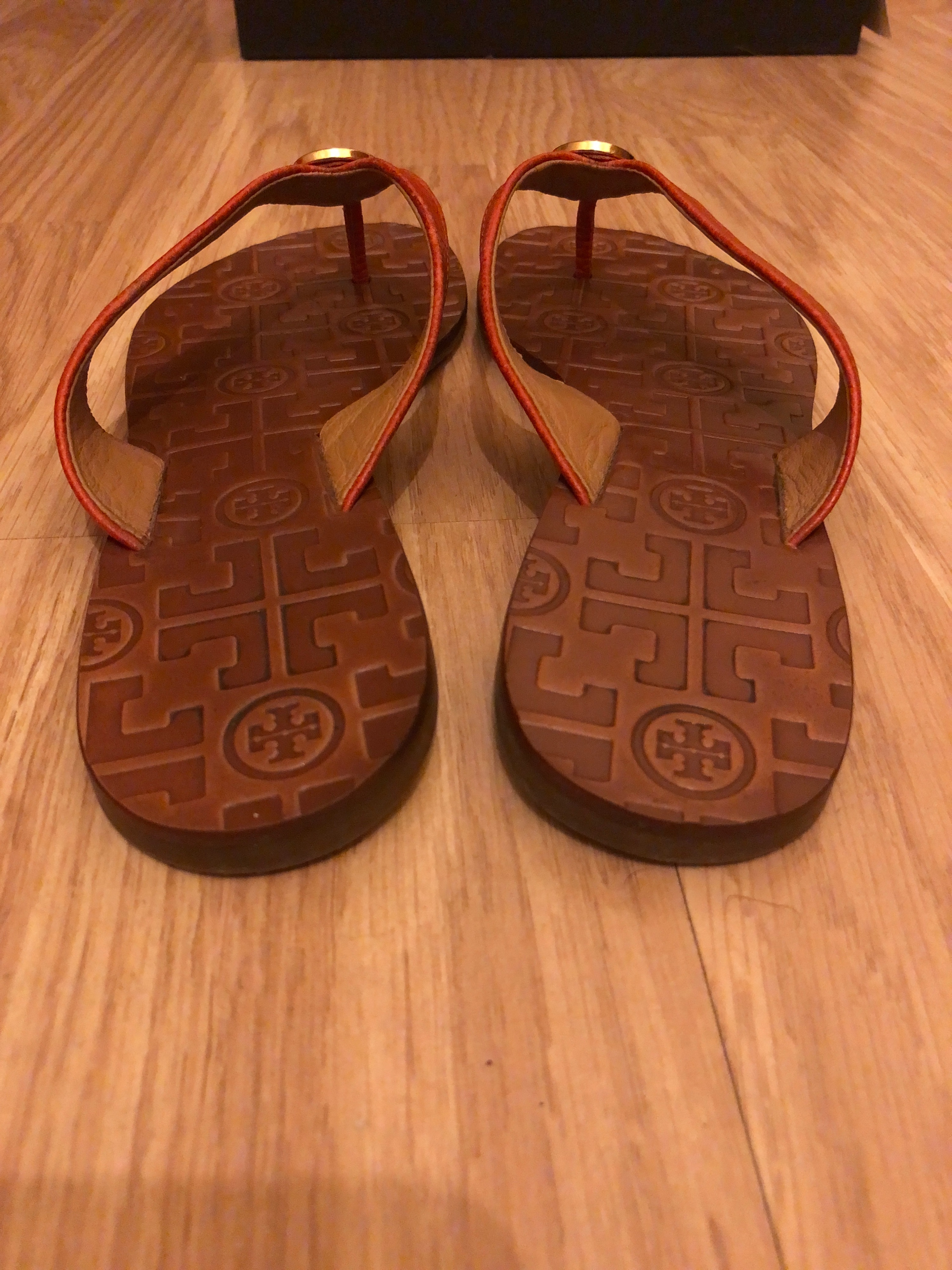 Preowned Tory Burch Orange leather thong sandals Size 375