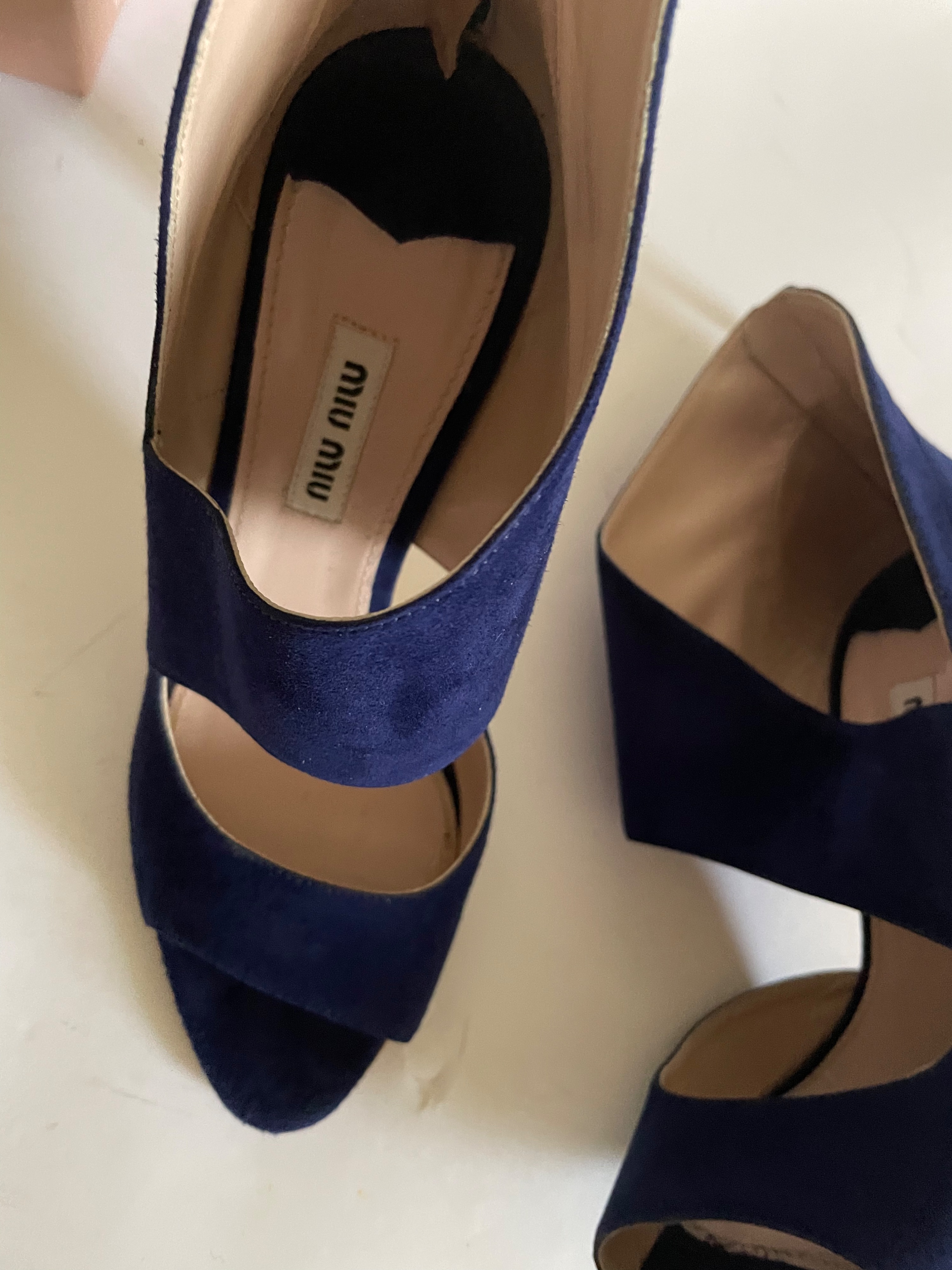 Preowned Miu Miu Navy Cutout Suede Pumps Size 37