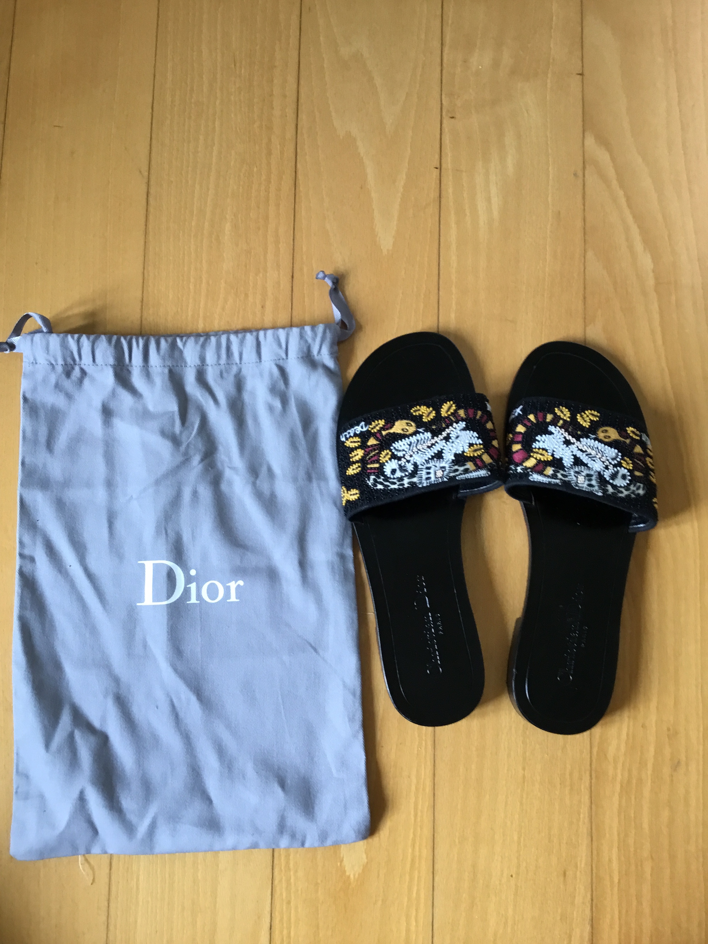 Preowned Dior Black beaded Judgement slides Size 385 Black and multi colour leather