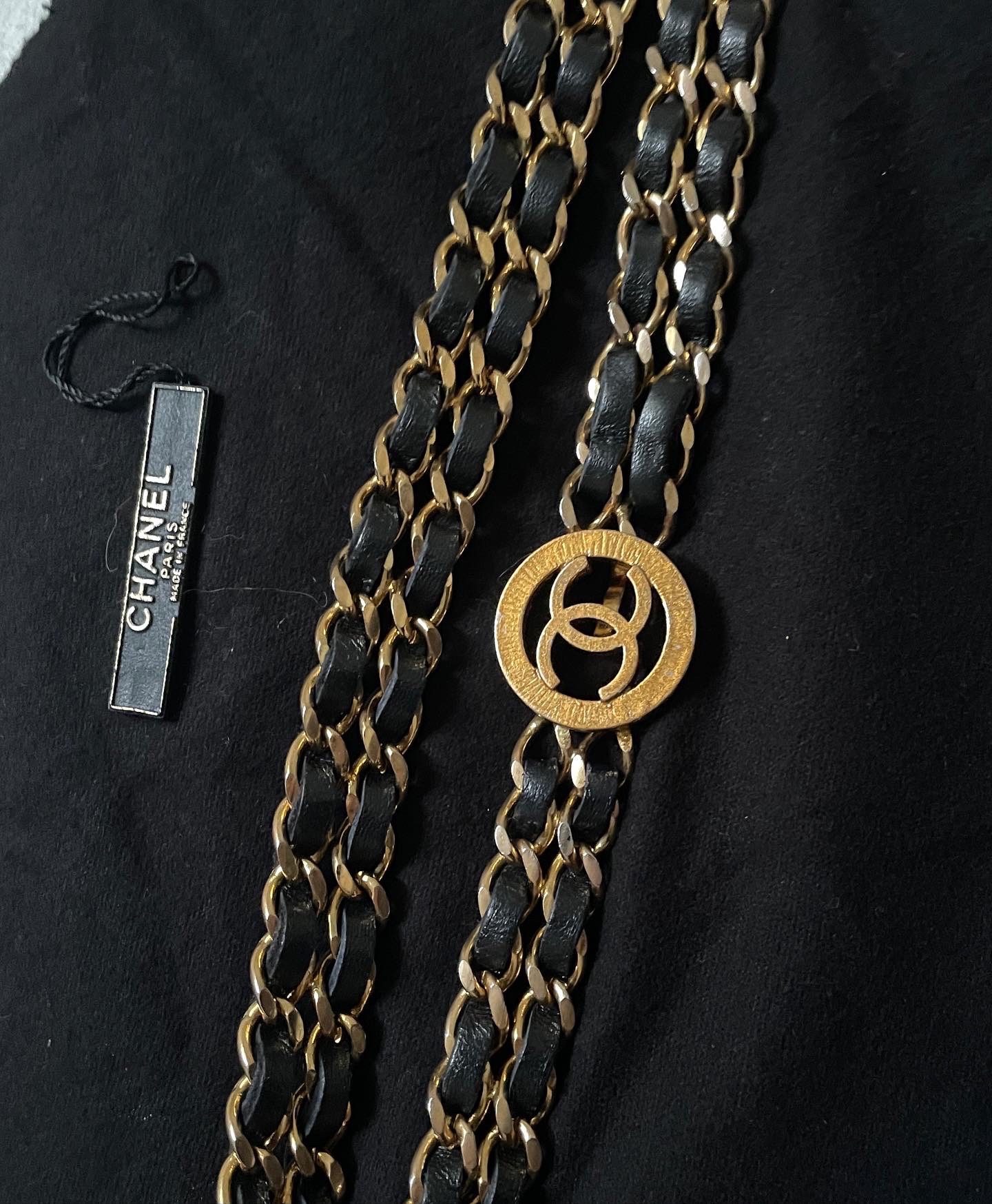 Preowned Chanel Vintage Black Leather Chain Waist Belt Gold black