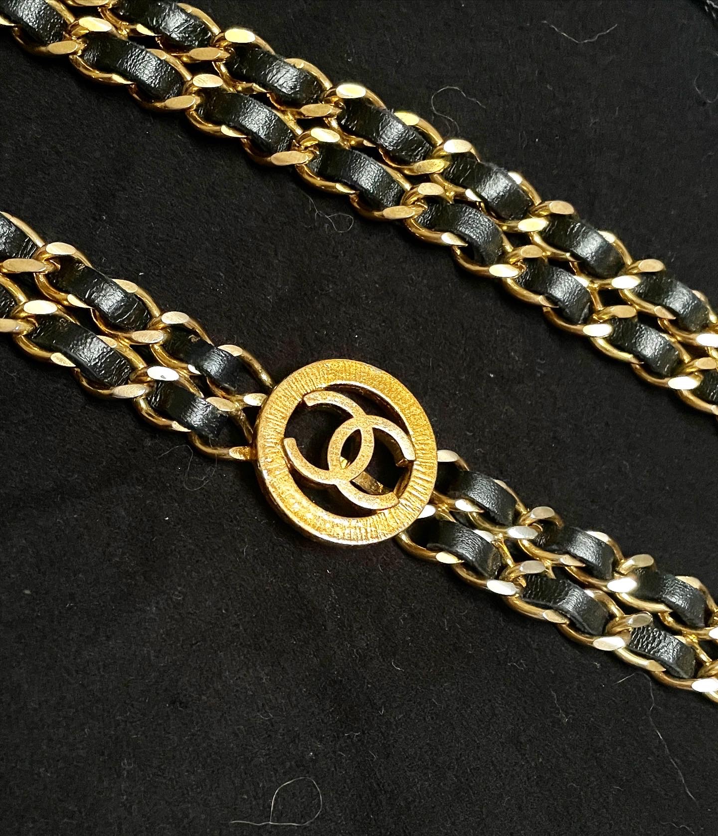 Preowned Chanel Vintage Black Leather Chain Waist Belt Gold black