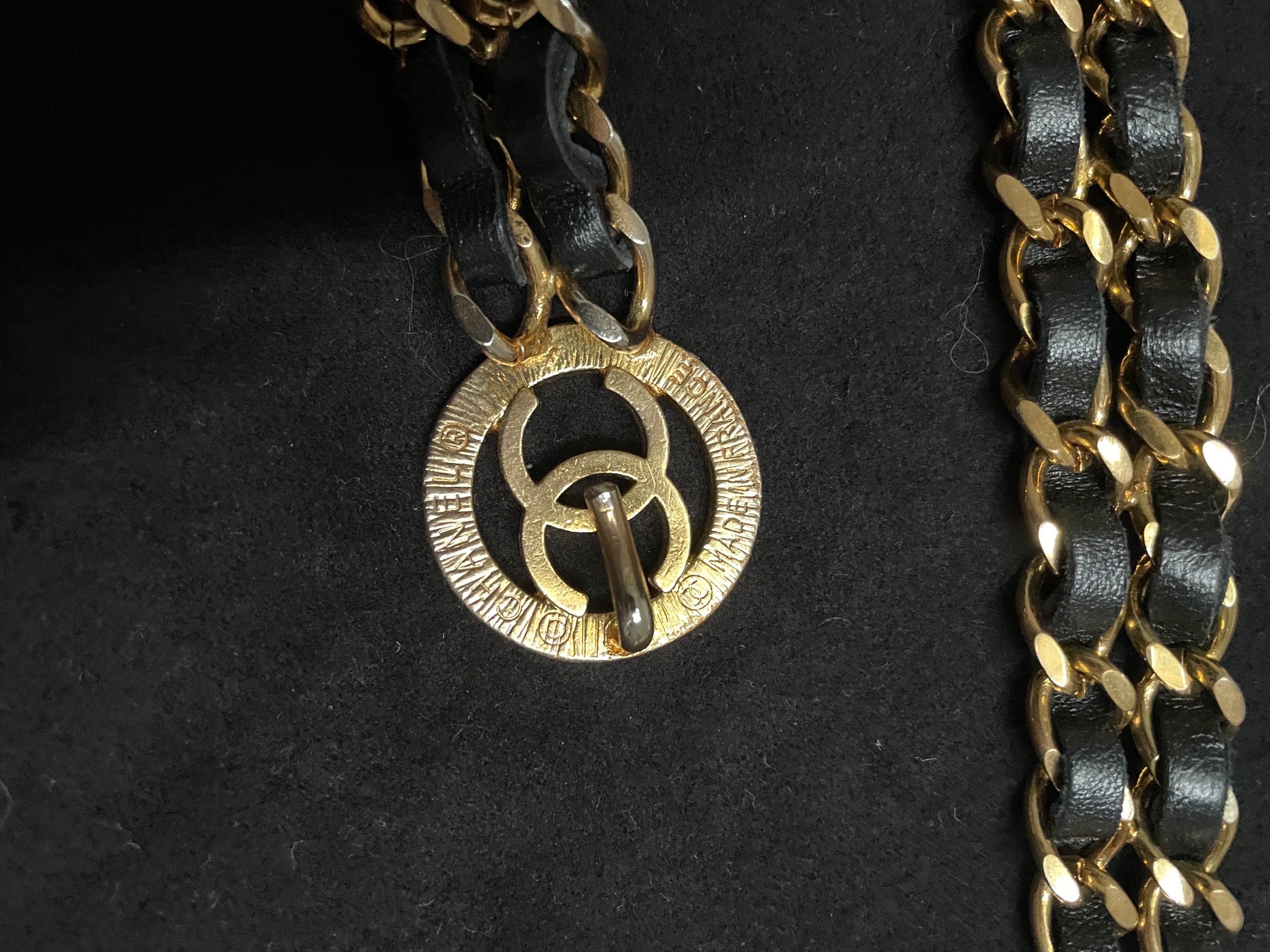 Preowned Chanel Vintage Black Leather Chain Waist Belt Gold black