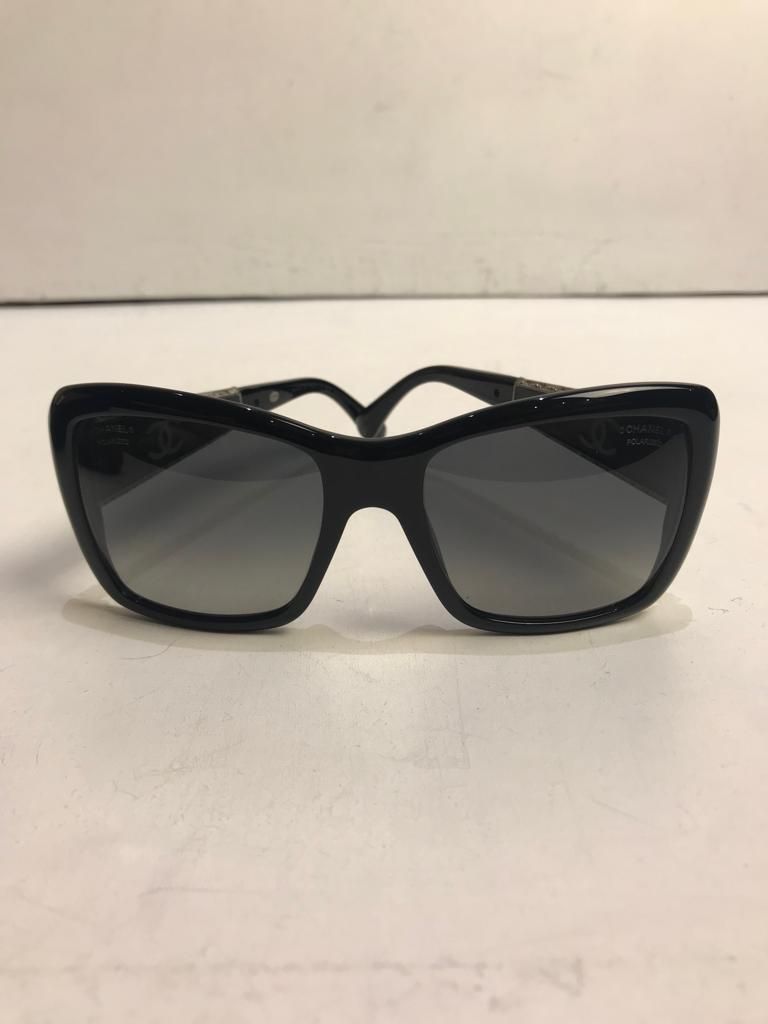 Preowned Chanel Black acetate embellished arm sunglasses