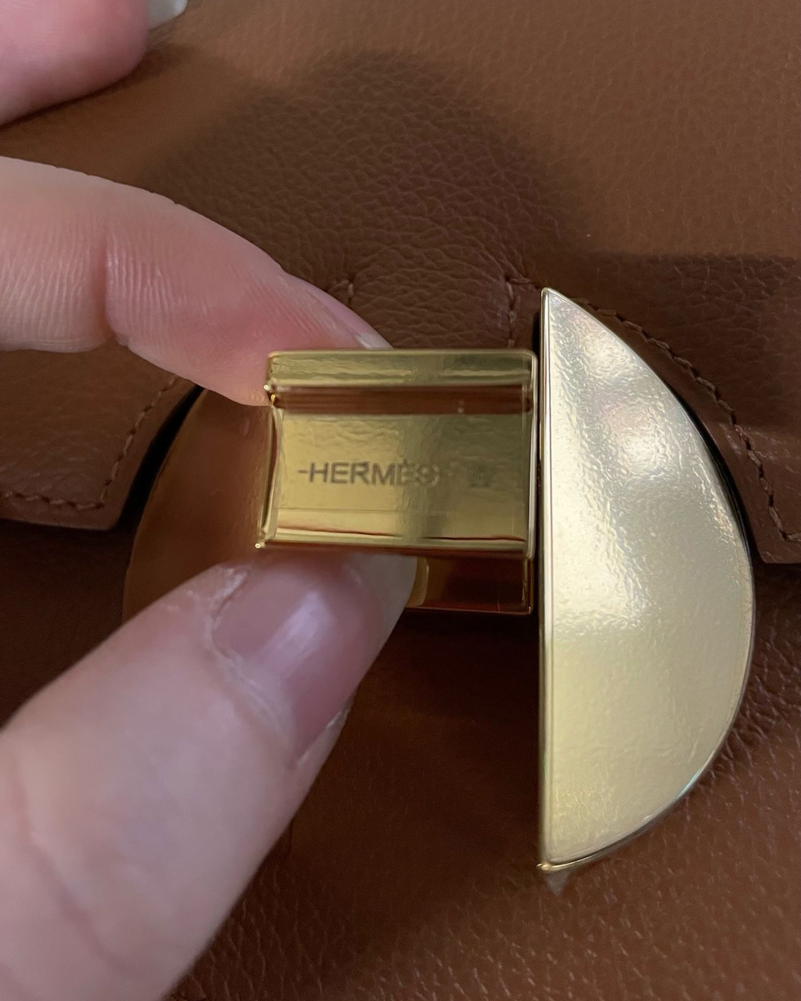 Preowned Hermes 2002 Gold Swift Leather Compact Wallet brown | tan leather/calfskin leather