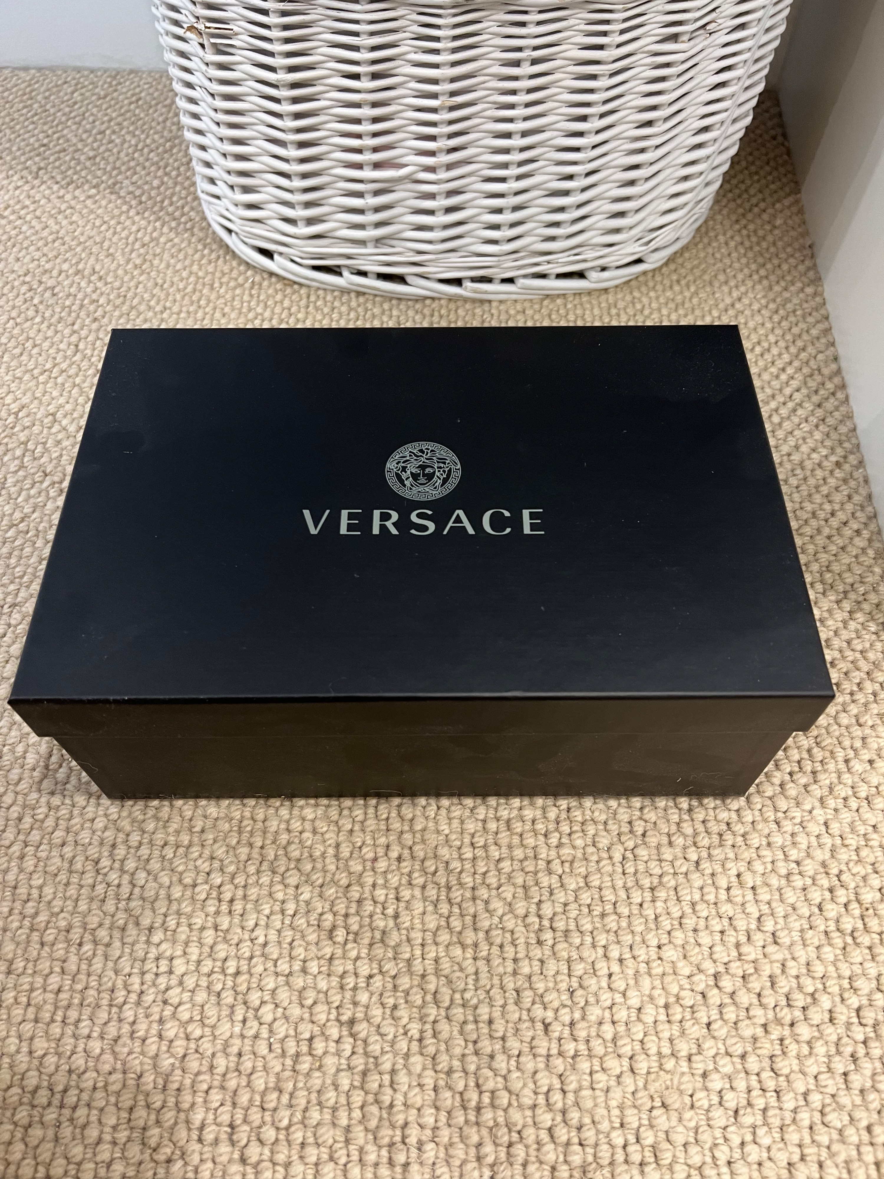 Preowned Versace Medusa Pool Slides Size 375 Black not indicated