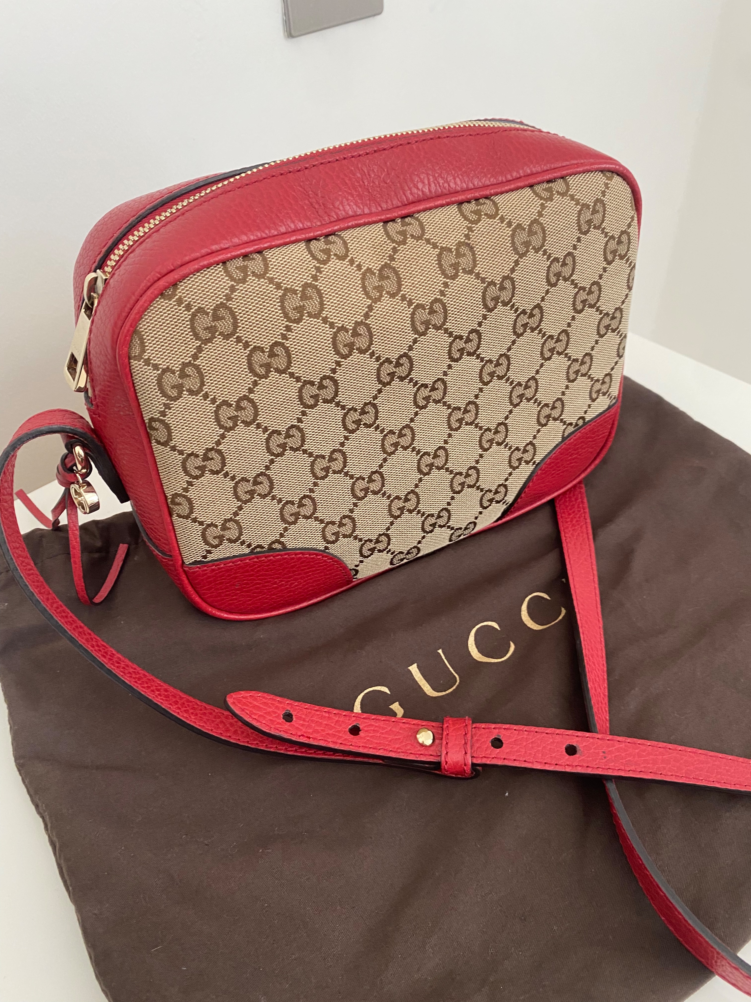 Preowned Gucci GG Supreme Red Bree Crossbody Bag Beige Canvas with red leather trim canvas/calf leather