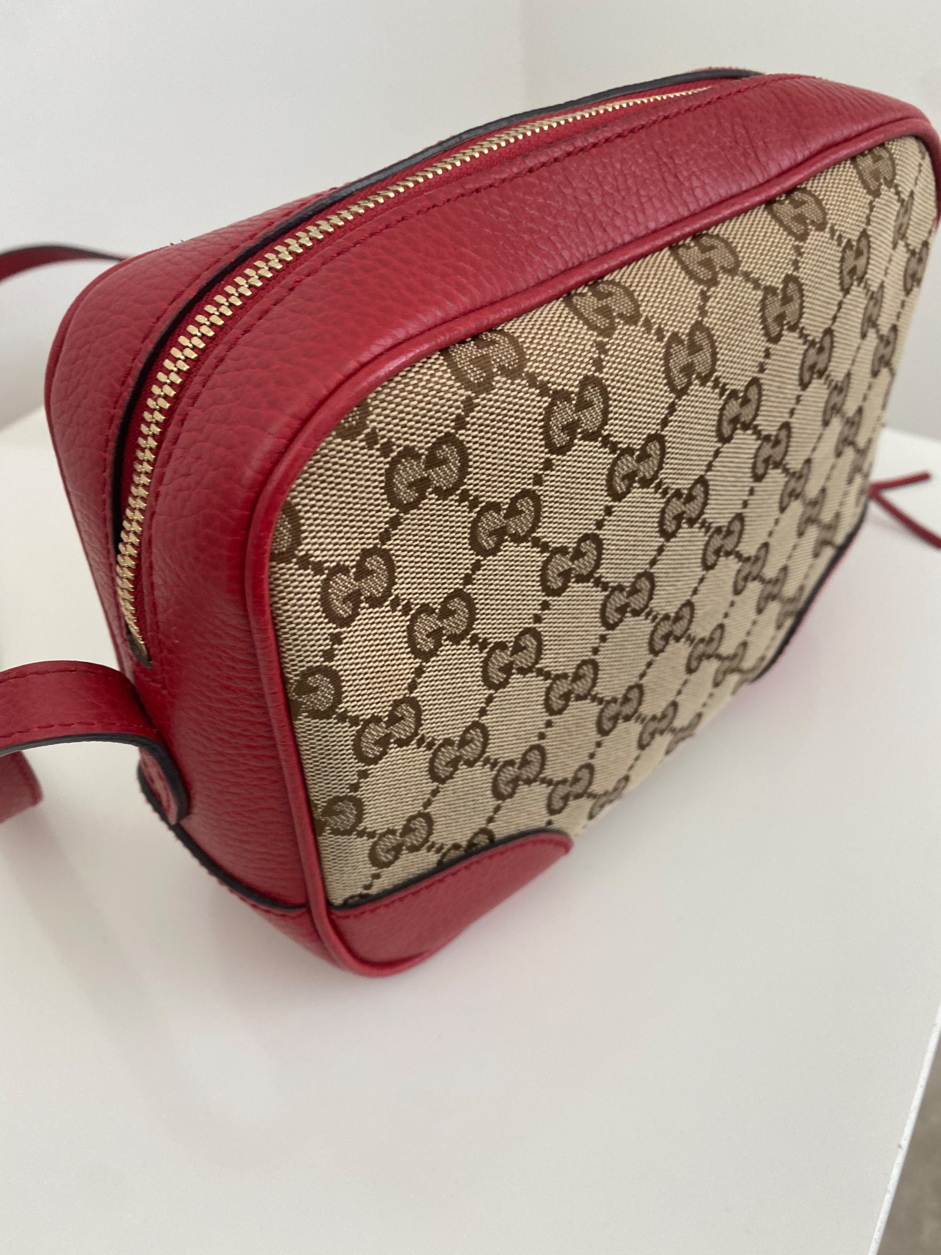 Preowned Gucci GG Supreme Red Bree Crossbody Bag Beige Canvas with red leather trim canvas/calf leather