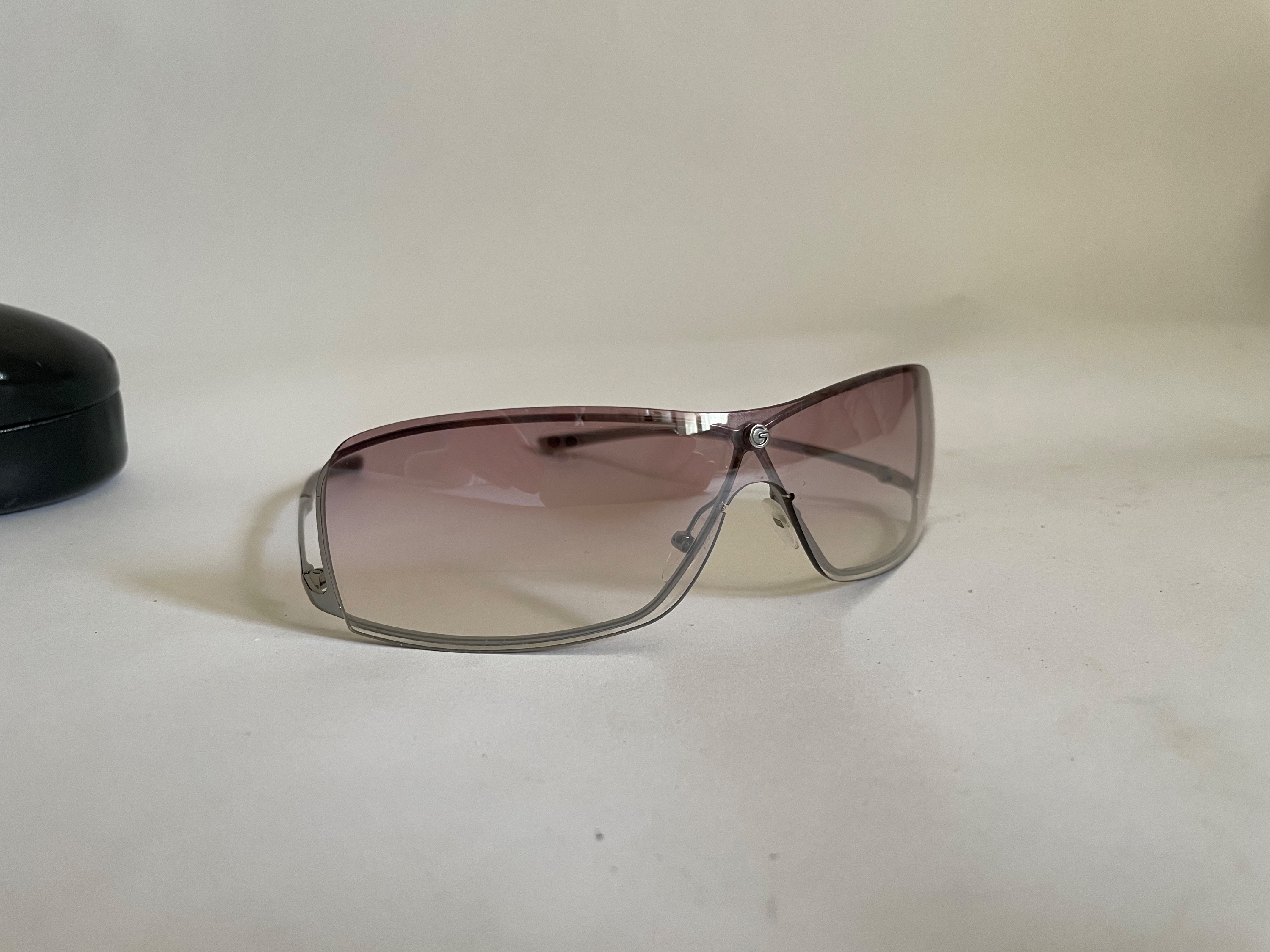 Preowned Gucci Pink Lens Silver Tone Shield Sunglasses Pink and purple lenses metal