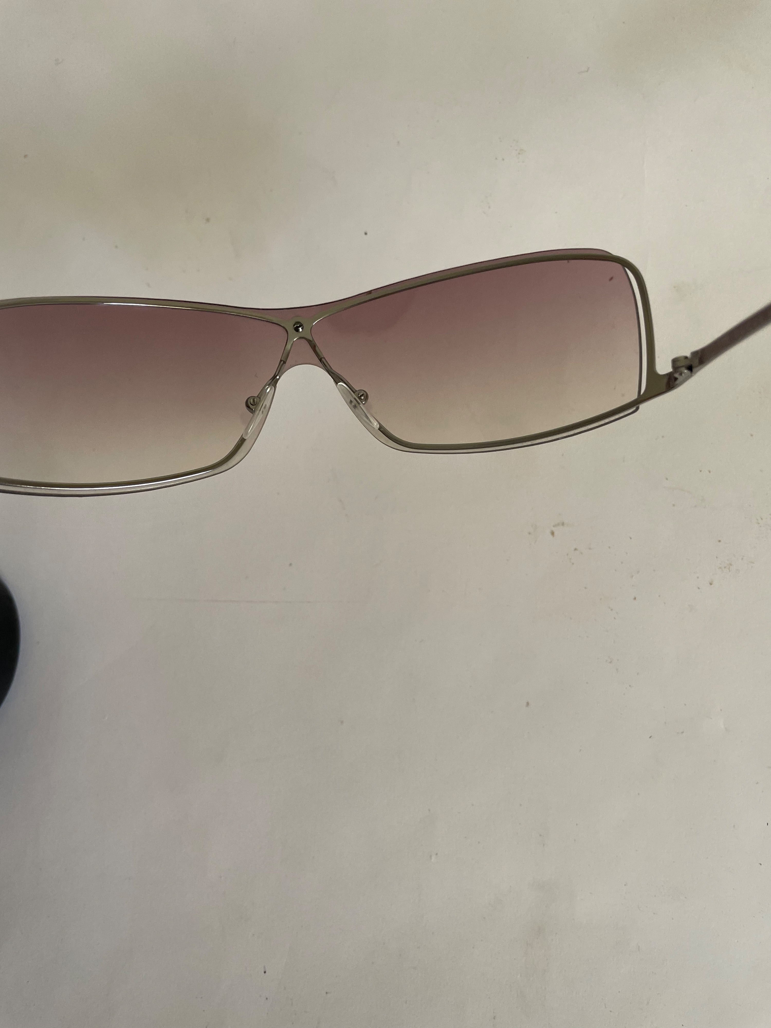 Preowned Gucci Pink Lens Silver Tone Shield Sunglasses Pink and purple lenses metal